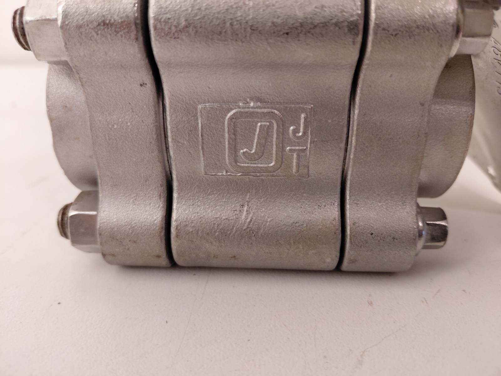 Jamesbury 4BBTG3600XT2 3/4 Inch Ball Valve CF8M, CL800, 7019L Top Grounded