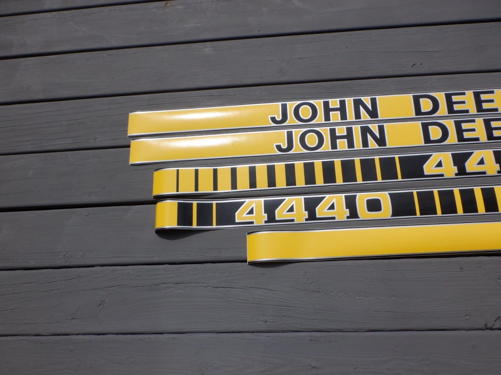 JOHN DEERE 4440 TP HOOD DECALS LATE MODELS. ALL DECALS ON HOOD. SEE DETAILS