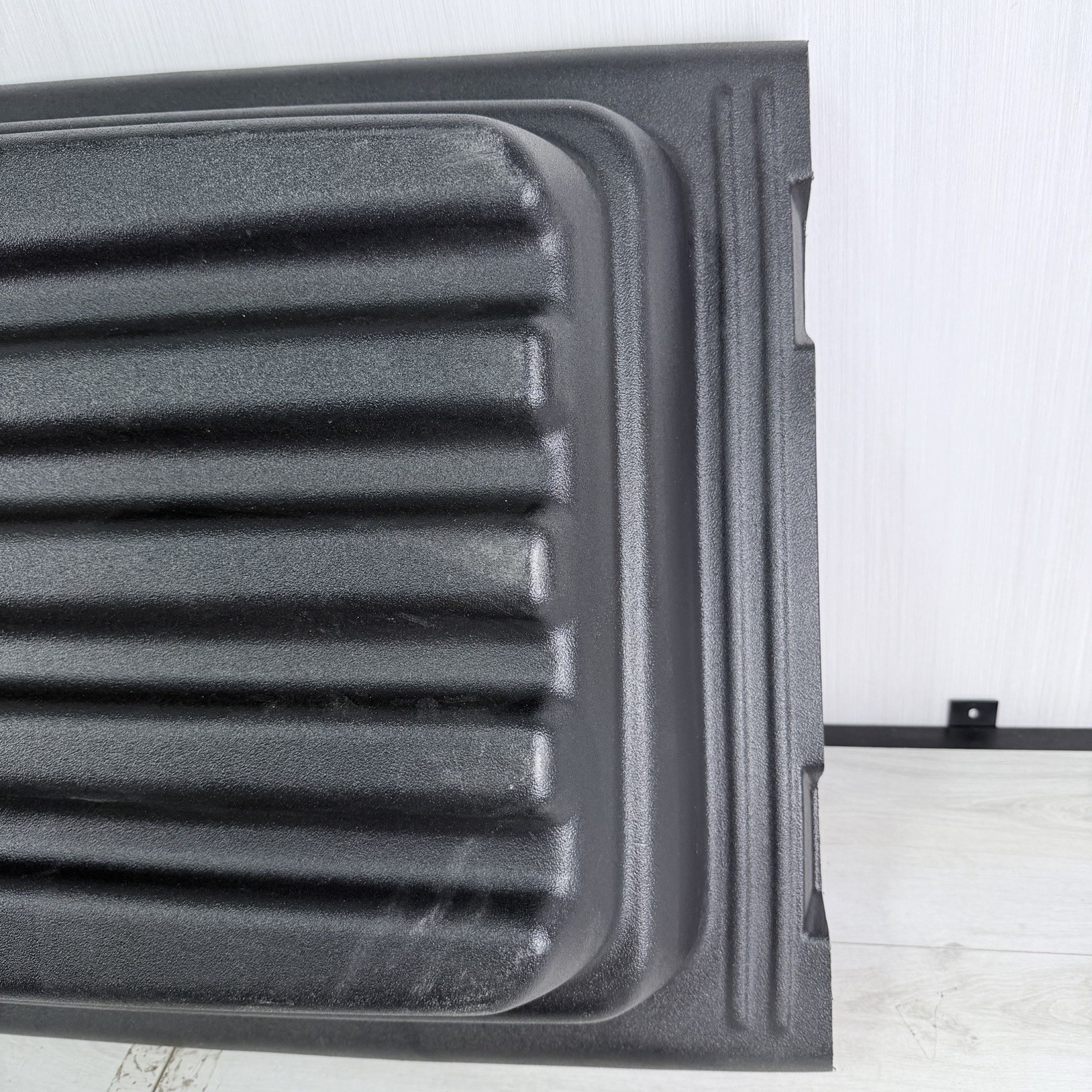 Rubbermaid Commercial Fg102800bla Tilt Truck Lid, Black, Fits 20-1/4 Cu. Ft.