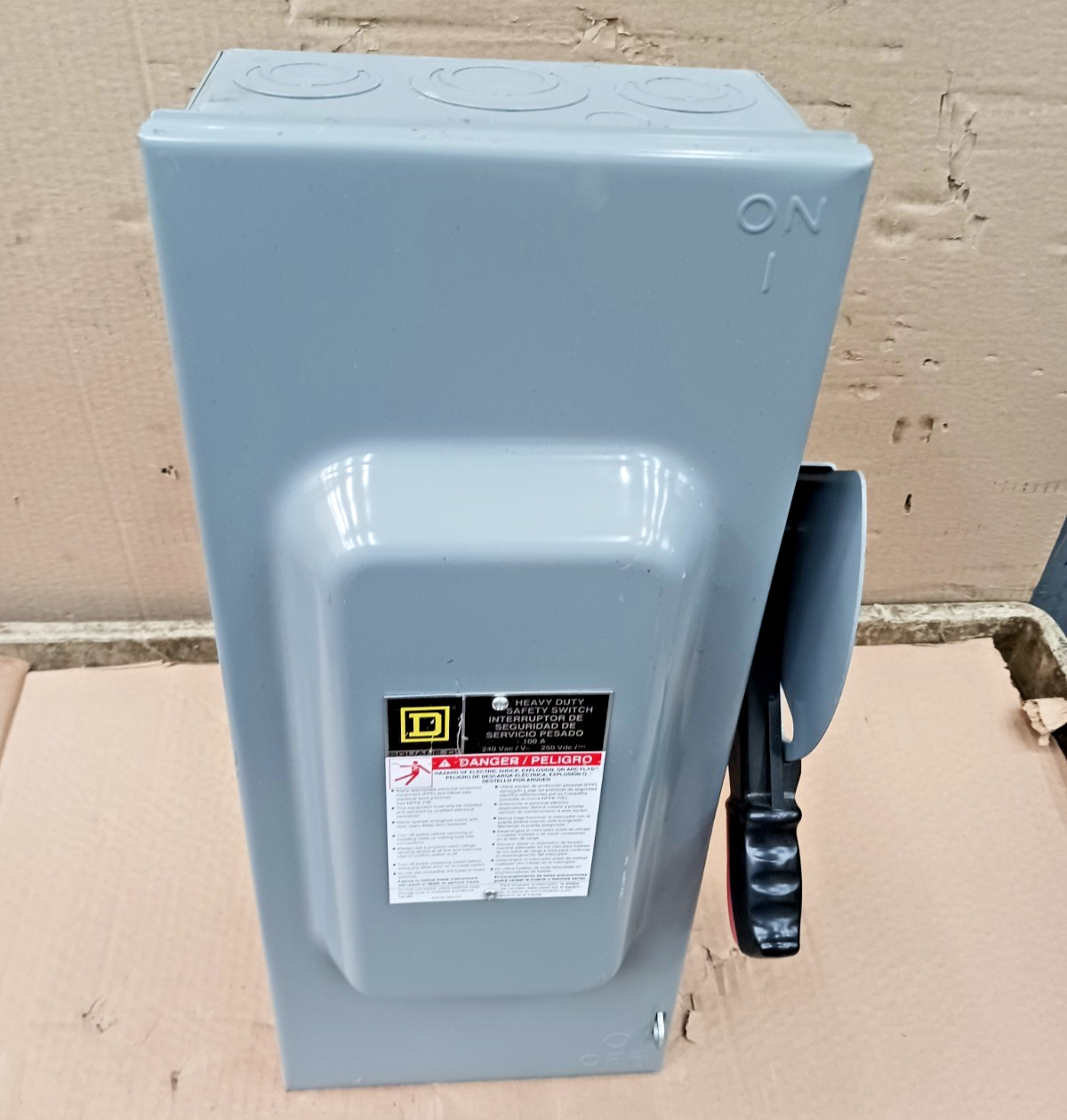 New Square D 100 Amp Fusible Safety Switch 3 Pole with Neutral 240 Vac H323N