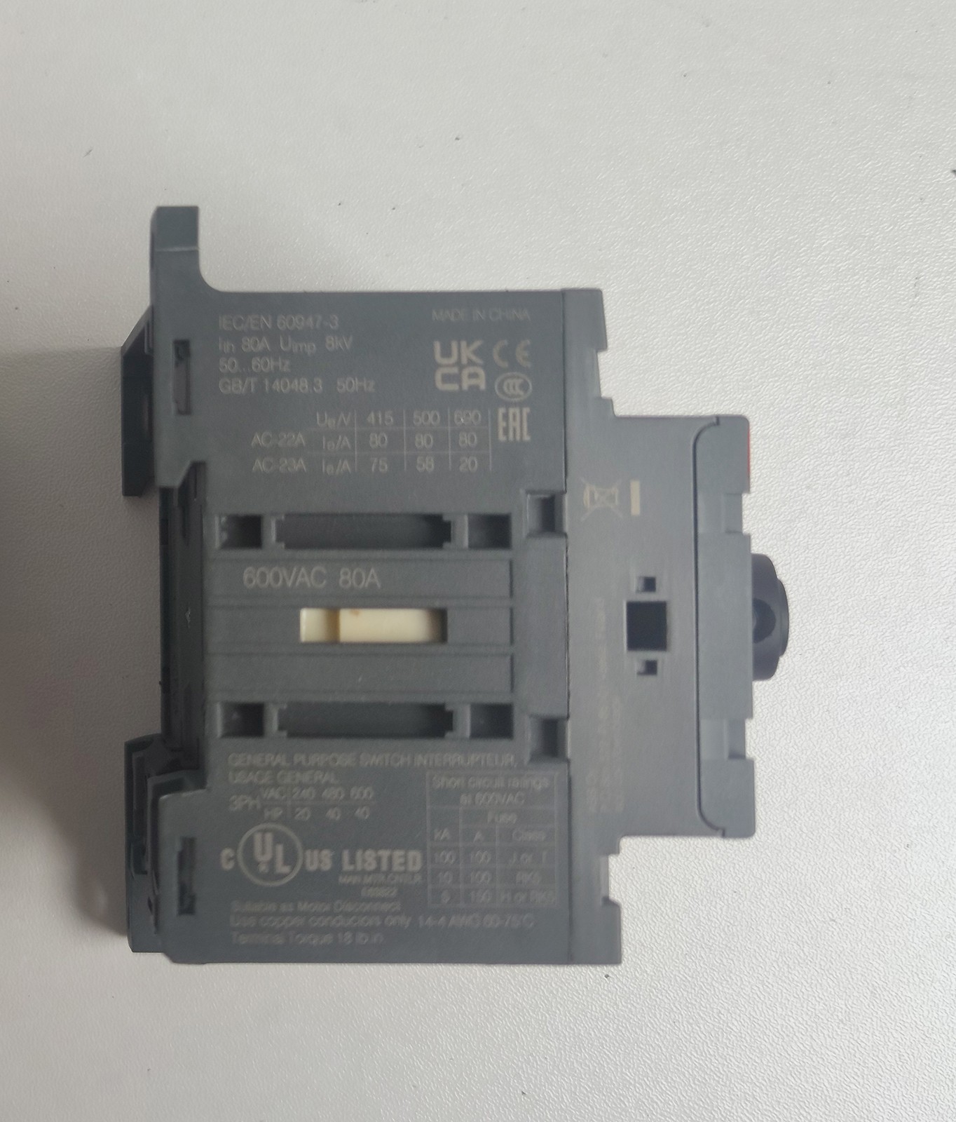 ABB OT80F3 Switch Disconnector 1SCA105798R1001 3-pole, front operated