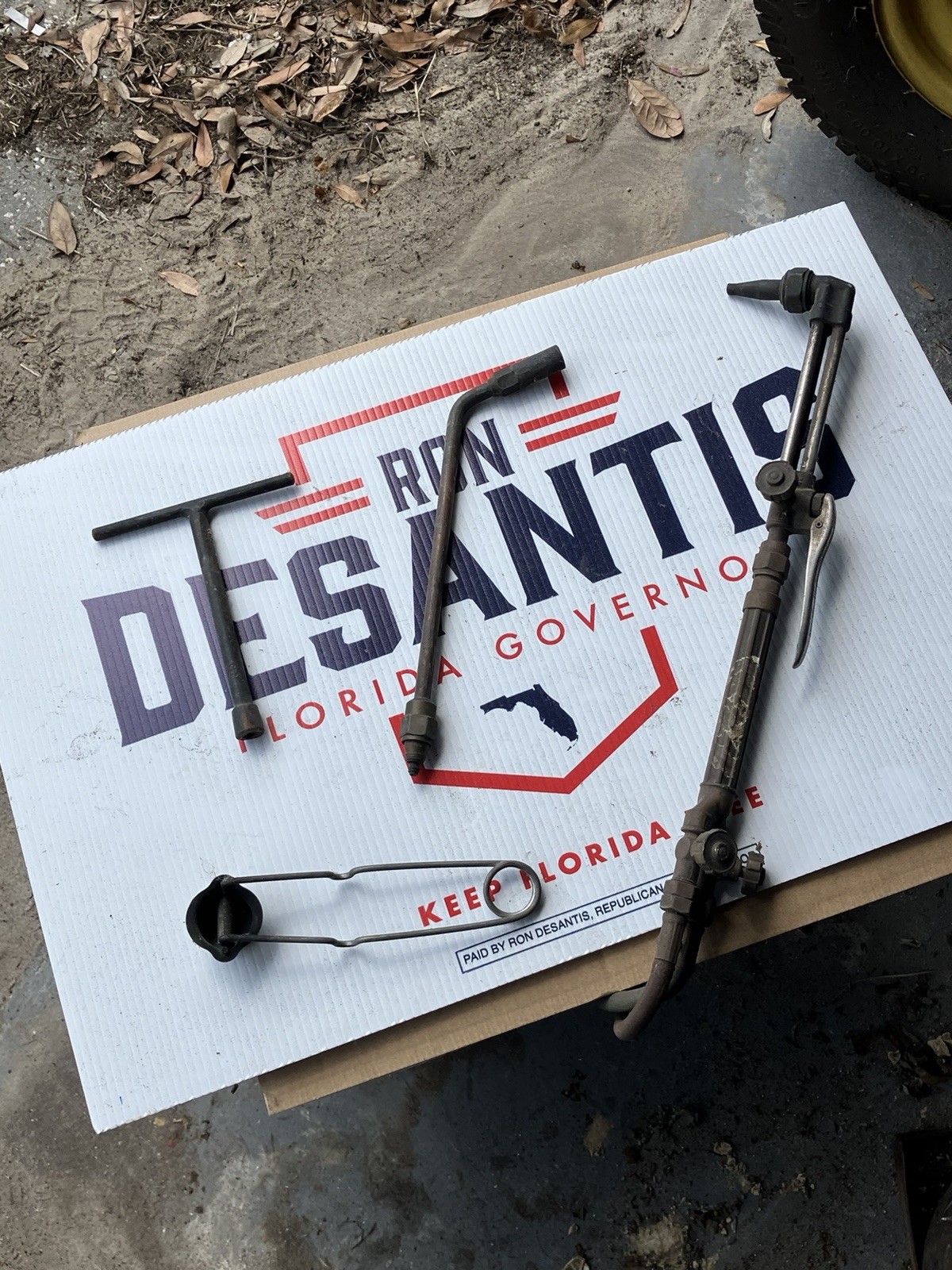 Airgas Oxy-Acetylene Welding & Cutting Kit with Oxygen & Acetylene Cylinders