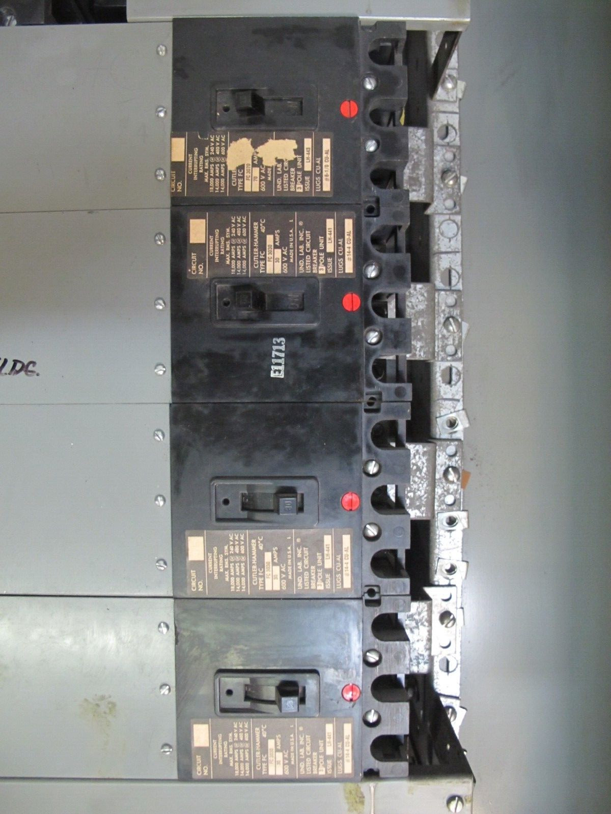 Cutler Hammer MP40 600 Amp Main Lug Breaker Panelboard 600V 3-PH 4W 600A Panel