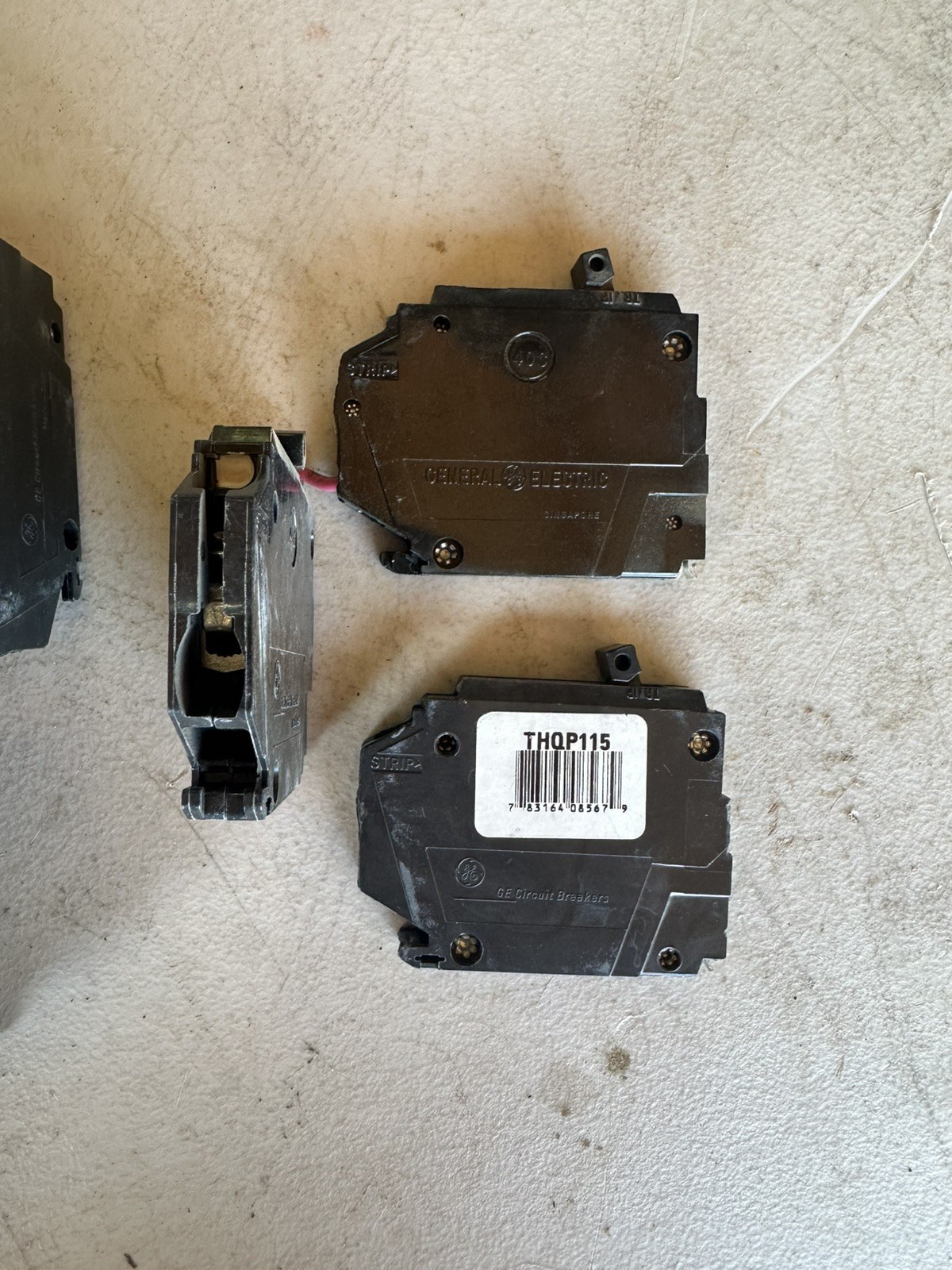LOT OF 26* GE Thin Q-Line 15 & 20 Amp 1-Pole Circuit Breaker THQP115 P120