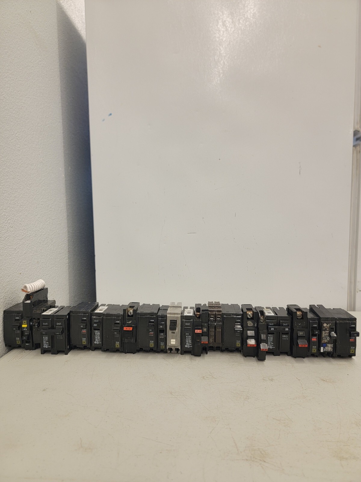 LOT OF 23 – Circuit Breakers Various. Square D, Eaton. Different Voltages
