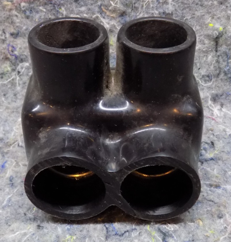 Ilsco PBTS-2-750Insulated 2 Port Connector 750 Kcmil- 250 Kcmil
