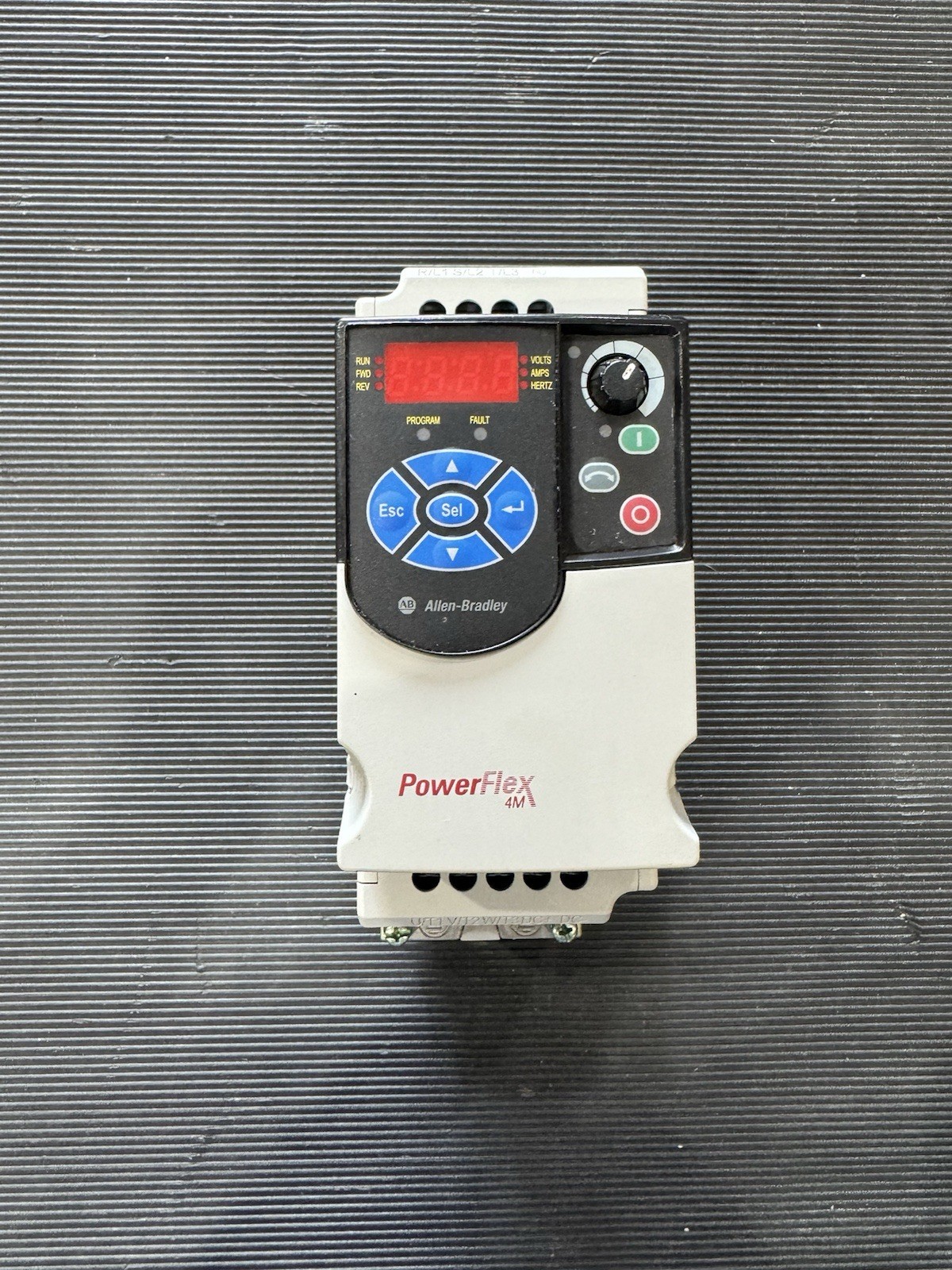 ALLEN-BRADLEY POWERFLEX 4M AC DRIVE 22F-A4P2N103 SER. A 1.0HP 0.75KW 1Ph
