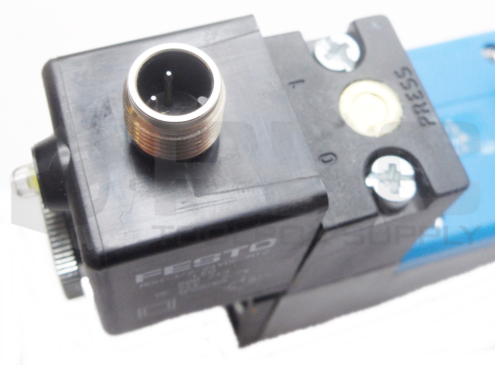 NEW FESTO MDH-5/2-D-1-FR-M12-C W/ MDH-3/2-24VDC-M12-LED 688 249 DC24V IP00/65