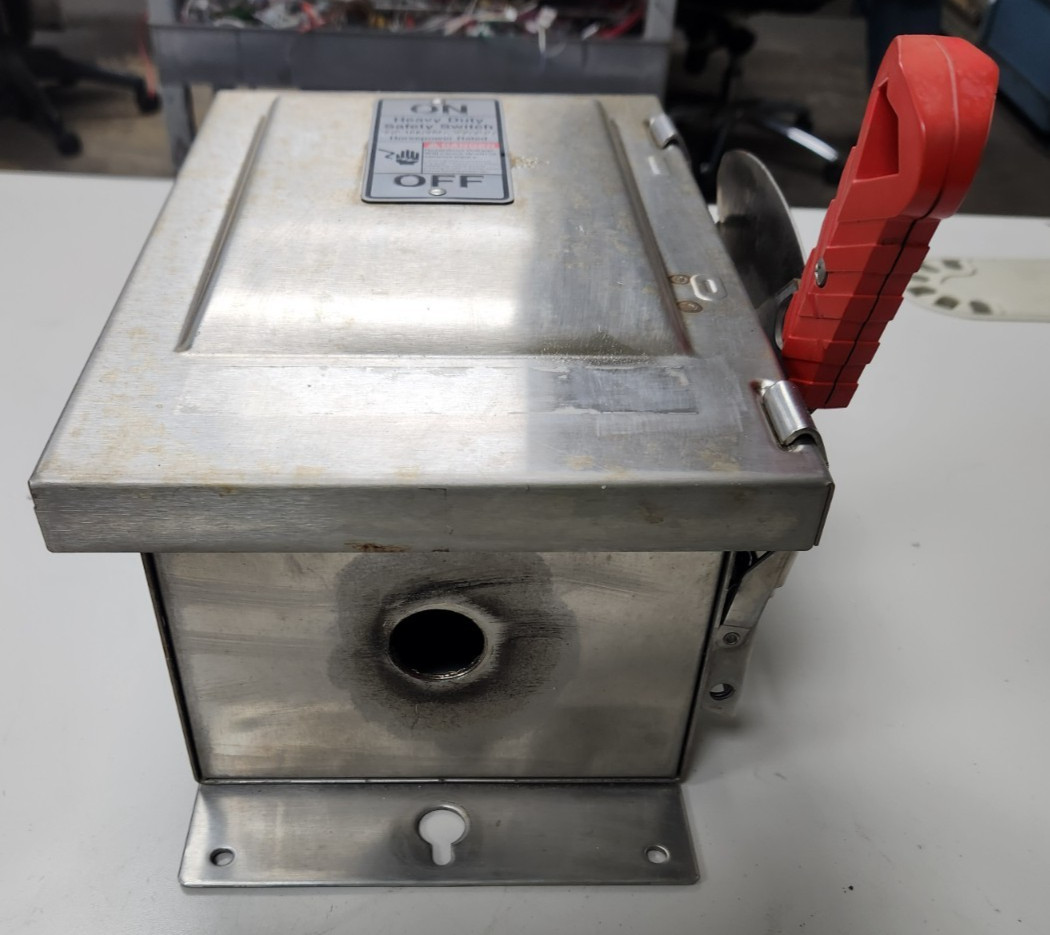 😎 SIEMENS 30 AMP STAINLESS NON-FUSED SAFETY SWITCH 600 VAC 30 HP HNF361S