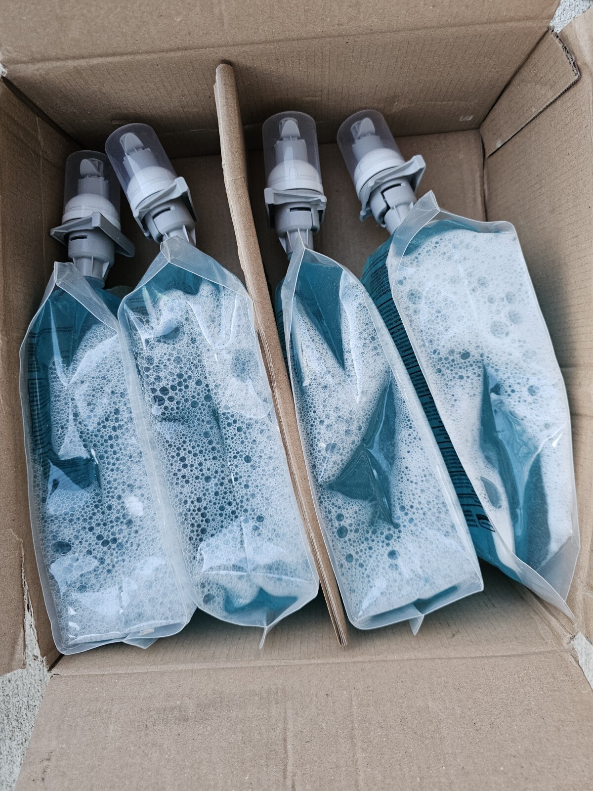 (4) Rubbermaid Commercial FG750112 1100 mL Foam Hand Soap w/ Moisturizer