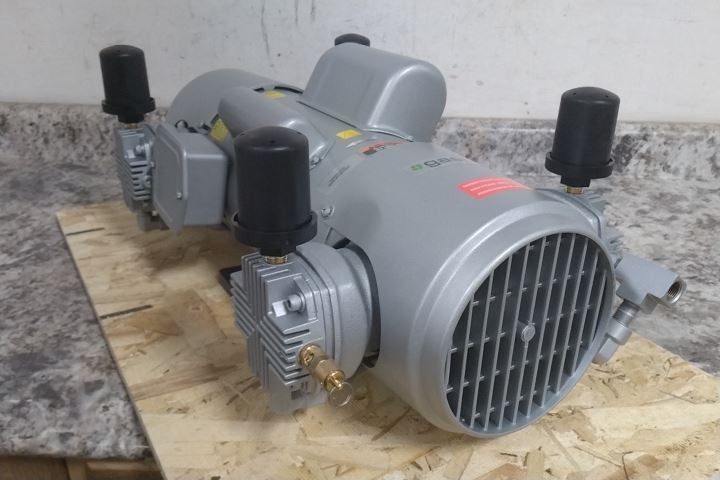 Gast 8HDM-19-M850X 2 HP 1725 RPM 115/230VAC 11 CFM Piston Air Compressor