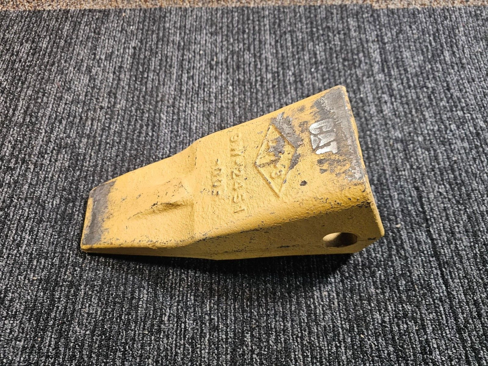 CAT 9W-2451 Ripper Tip For Track-Type Tractor D9R D8R II D9N D8 D8T D8R D8L D8GC