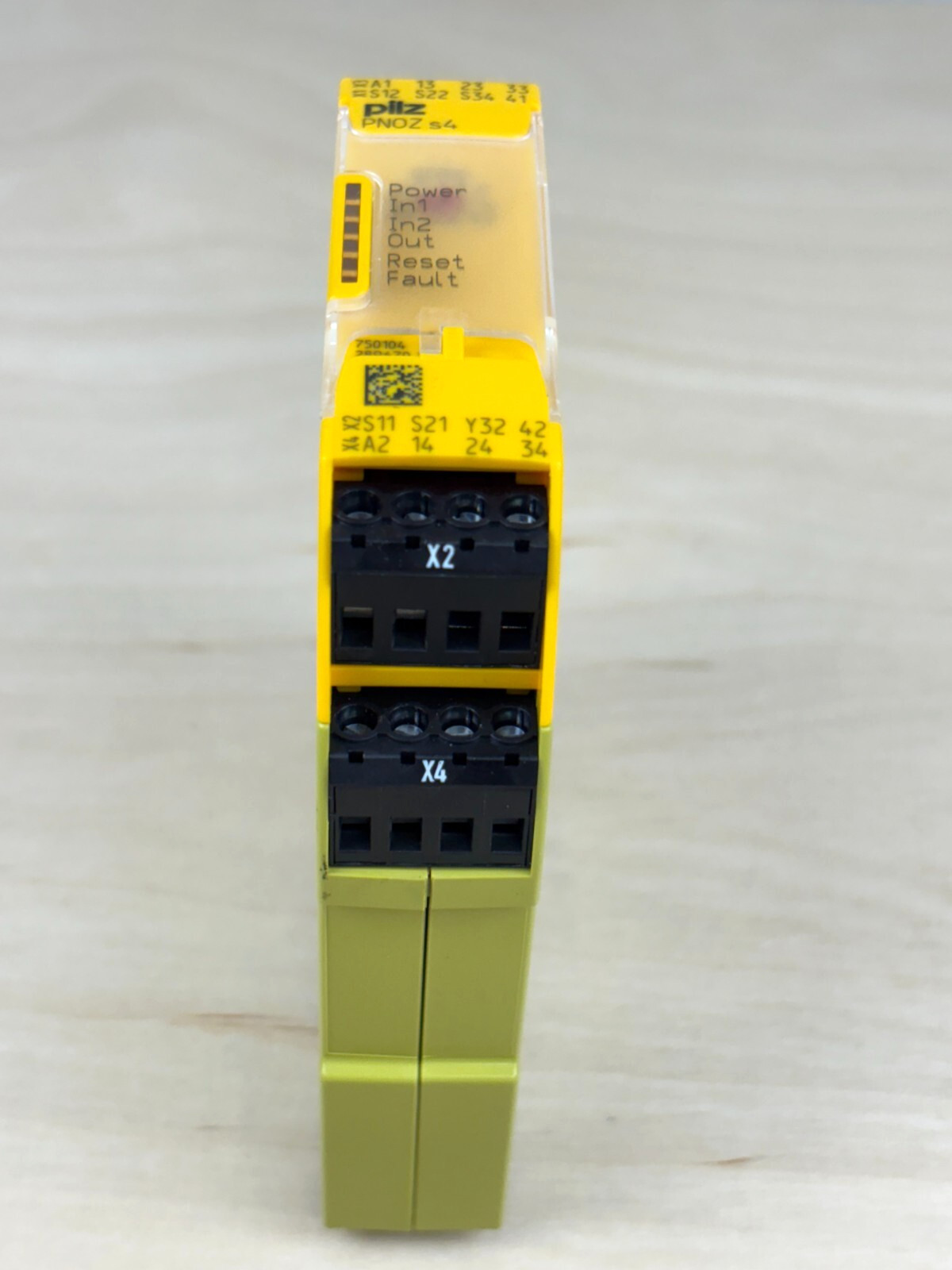 Pilz PNOZ S4 24VDC Safety Relay , 3 n/o, 1 n/c, 750104