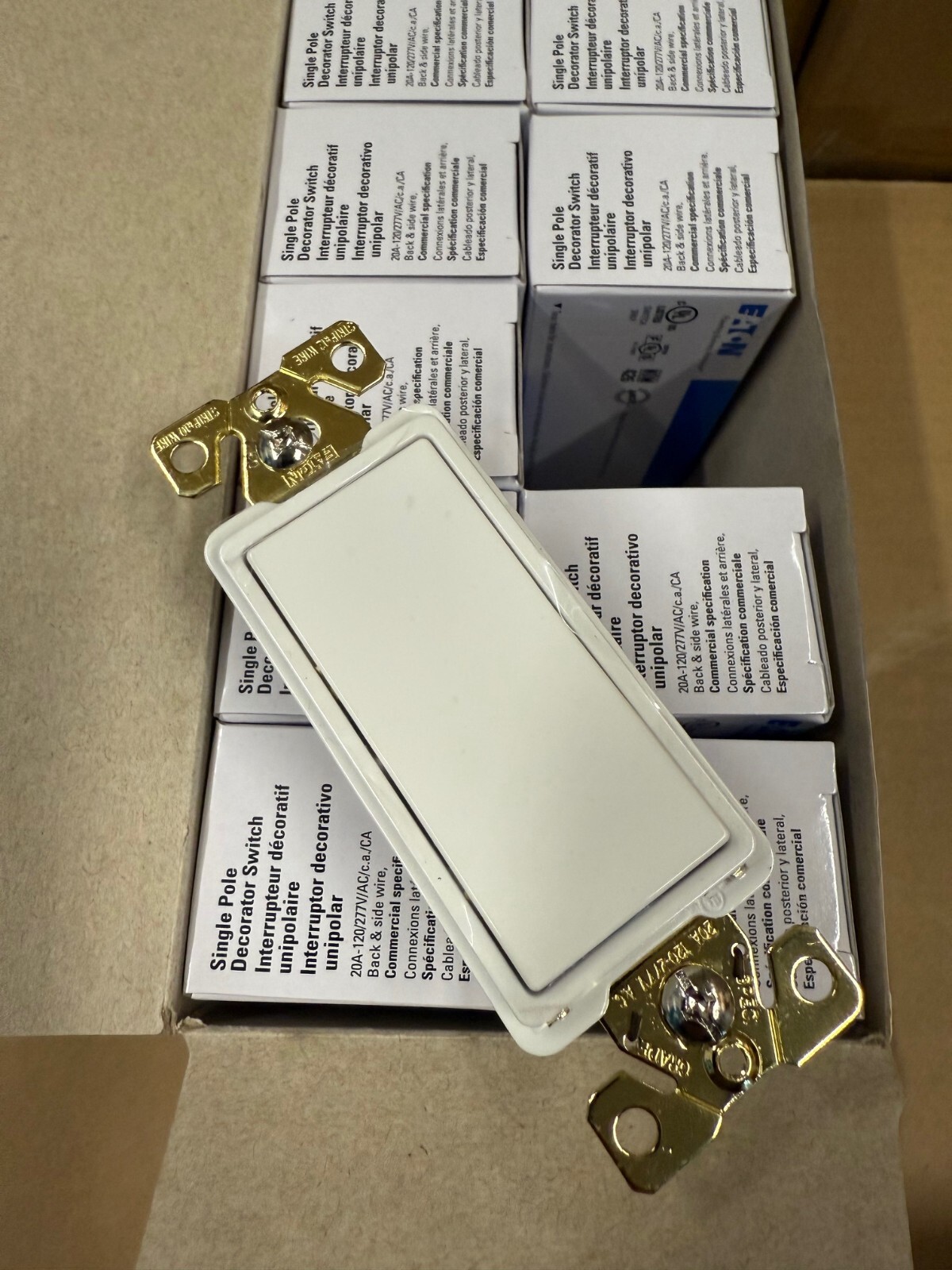 EATON COOPER 7621W COMM GRADE DECORATOR ROCKER SWITCH 20A 120/277V WHITE PICKQTY