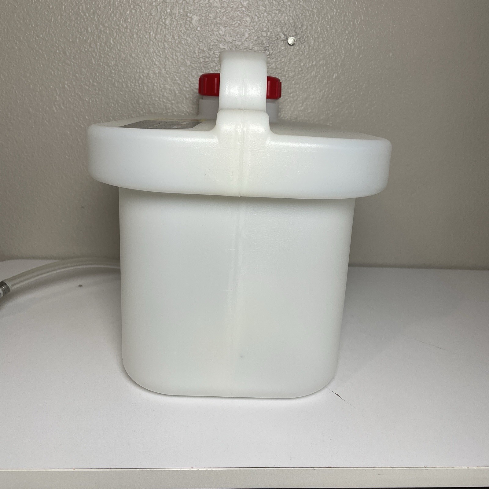 Rubbermaid Commercial HYGEN Pulse Caddy 2 Gal Q966