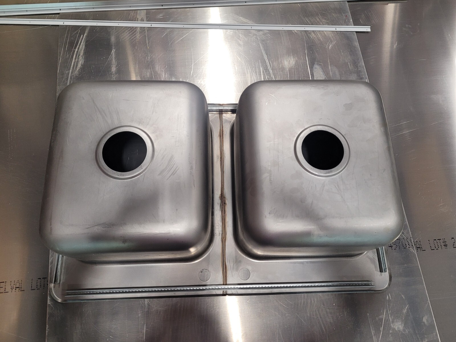 Regency 600DI21416 16-Gauge Stainless Steel Two Compartment Drop-In Sink