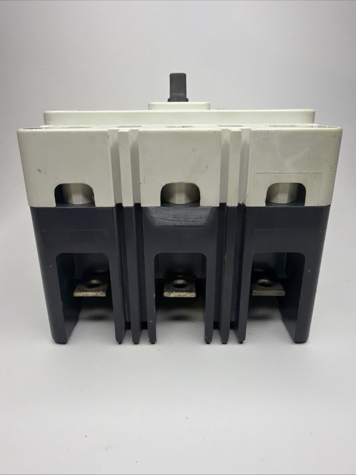 Eaton ED3200 3 Pole 200 Amp 240V Circuit Breaker