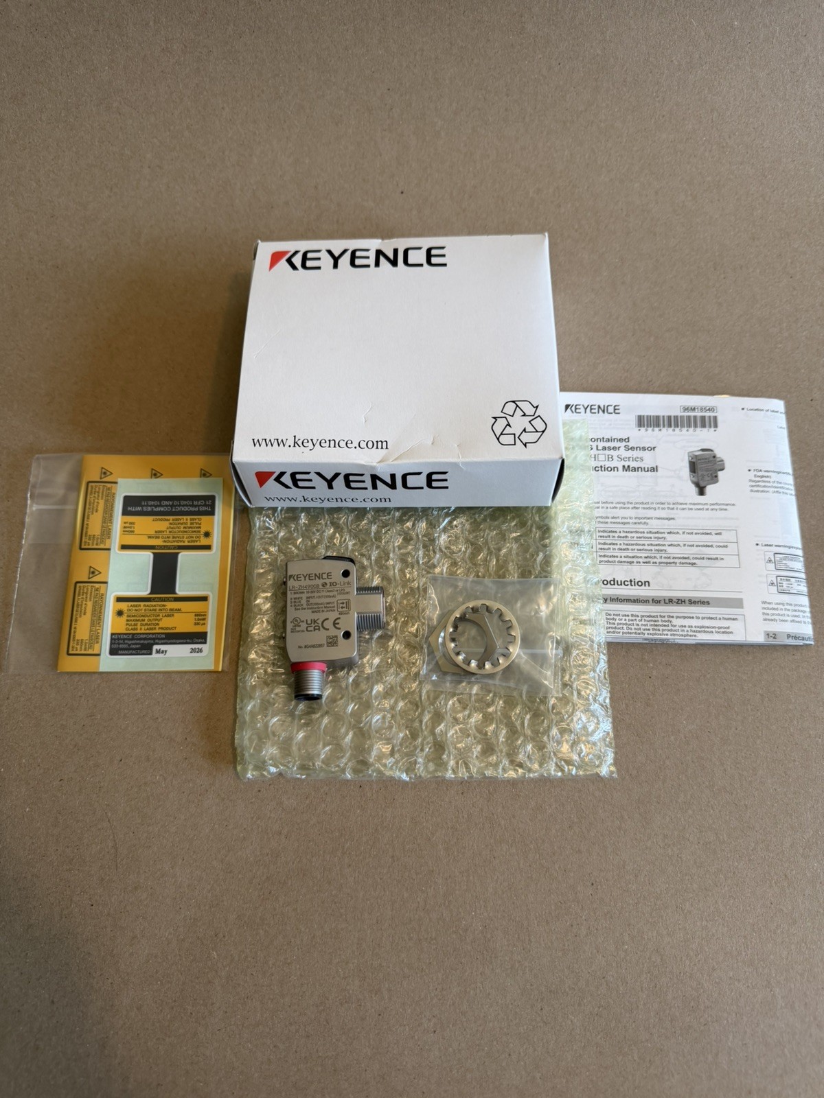 New in BOX KEYENCE LR-ZH490CB LASER SENSOR Contained Distance