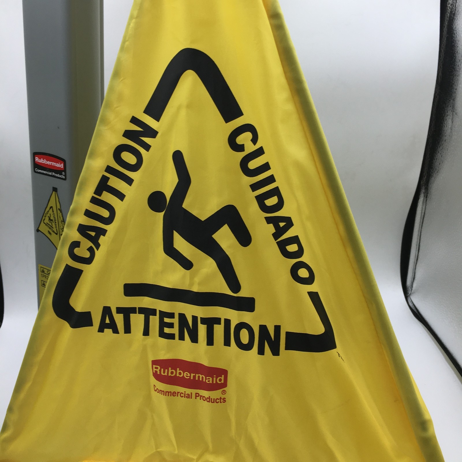 Rubbermaid 9S01 FG9S0100YEL 30″ Pop-Up Safety Cone Wet Floor Symbol Caution!