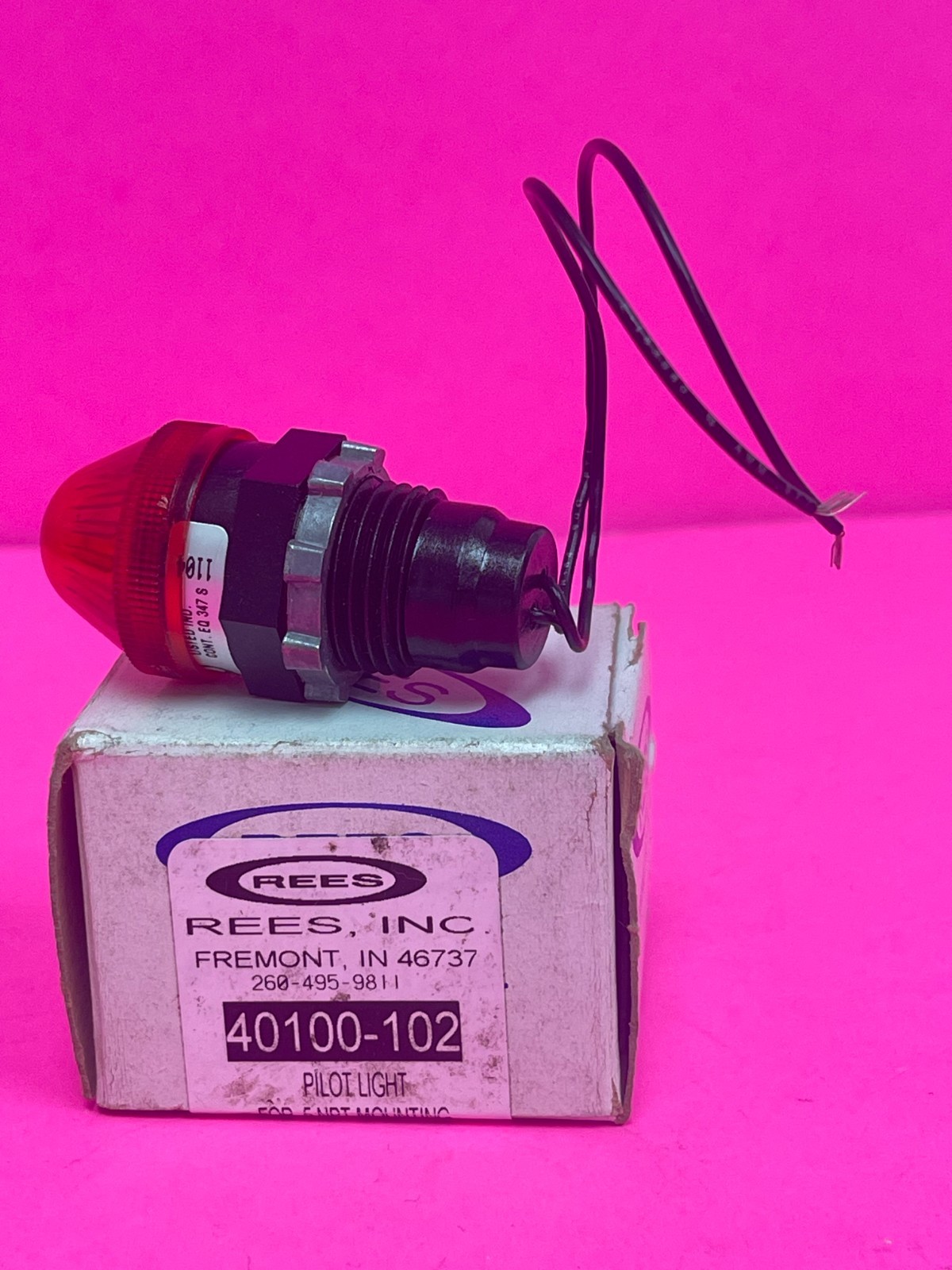 NEW Rees 40100-002 Pilot light for 1/2 NPT Mounting 120 Volt AC/DC Red Lens