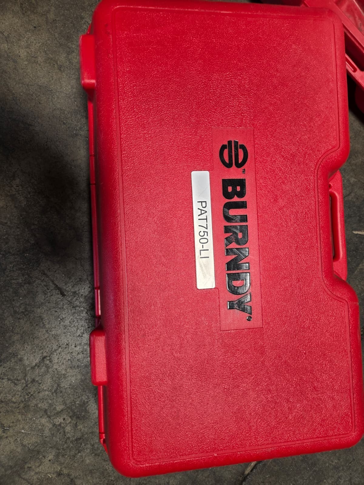 Burndy PAT750-Li 12-Ton C-head Crimper 18V, Hard Case and Makita Charger