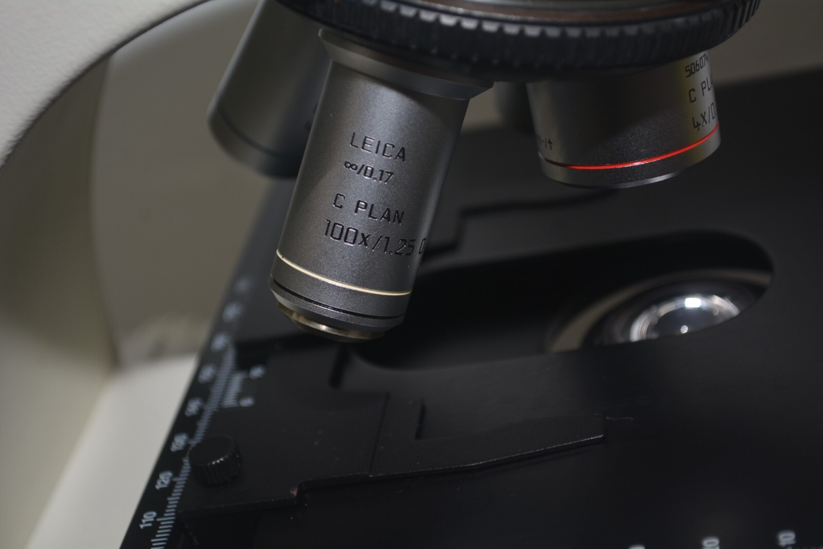 ^ Leica DME Upright Compound Microscope w/ 4x 10x 40x 100x Objectives #X1100