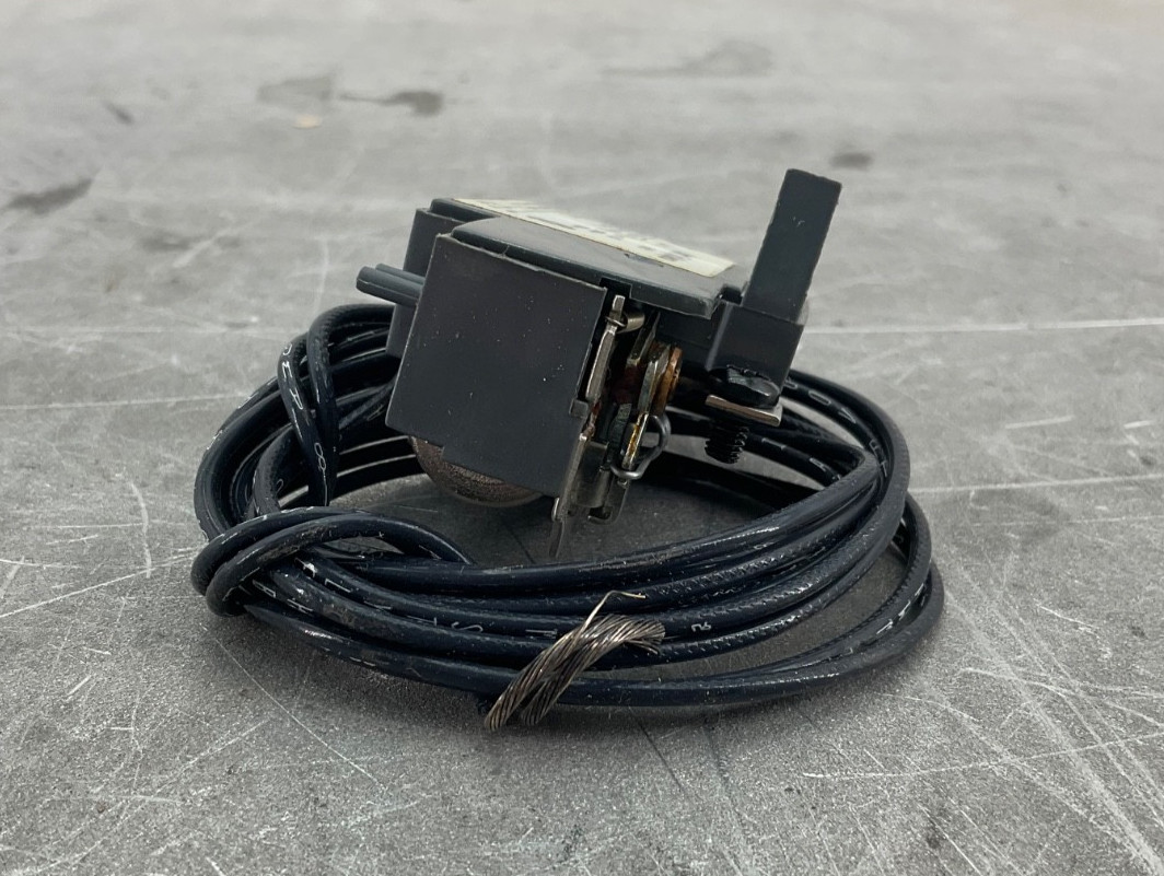 G.E. SAST1 SHUNT TRIP 120VAC 500mA SEDA/SEHA/SELA/SEPA/SFHA/SFLA/SFPA NEW