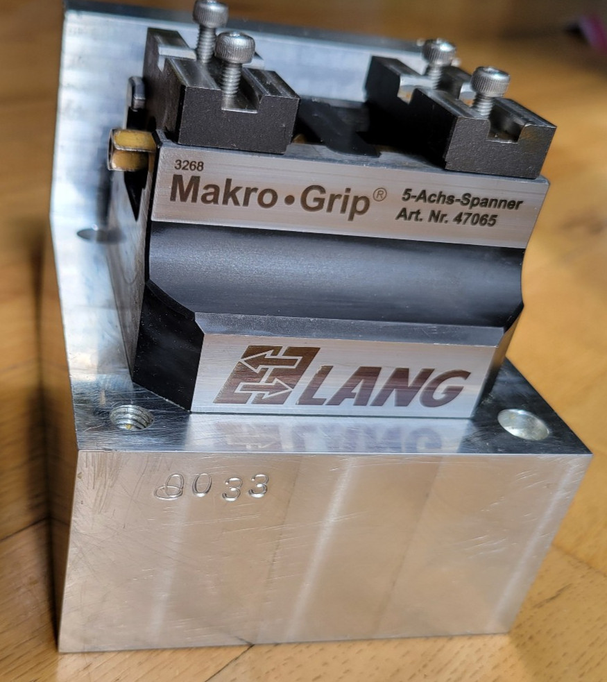 Lang Makro Grip 46 CNC Self-Centering 5-Axis Vise 47065, Pullstuds – 90° Plate