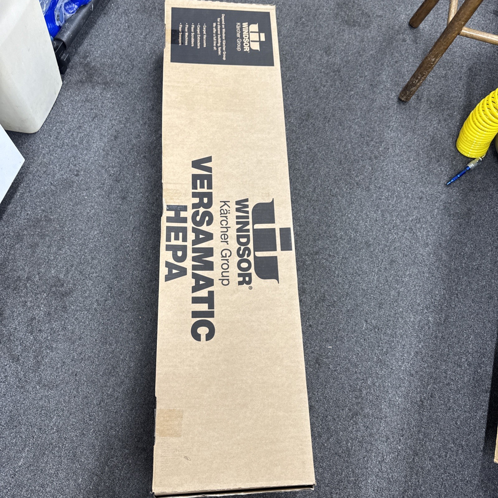 KARCHER WINDSOR Versamatic® HEPA 14 1.012-606.0 Upright Commercial Vacuum