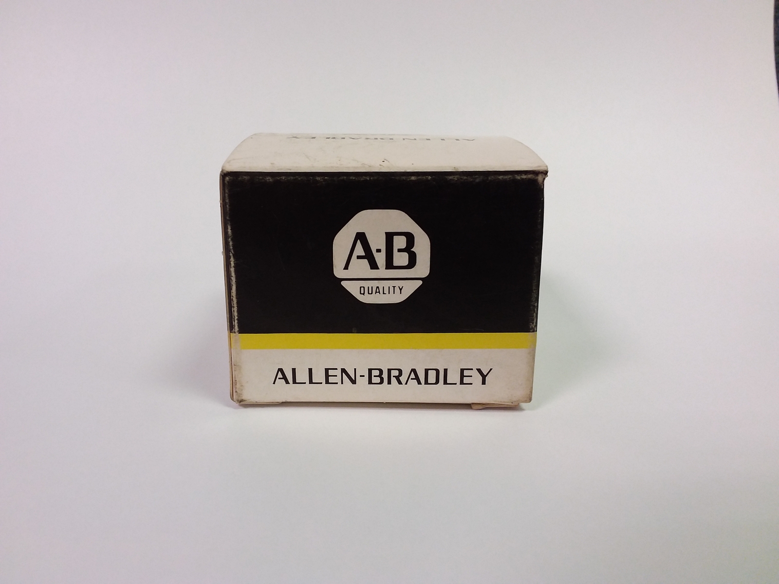ALLEN BRADLEY 800T-XA1 SER. D Contact Block ***NEW***