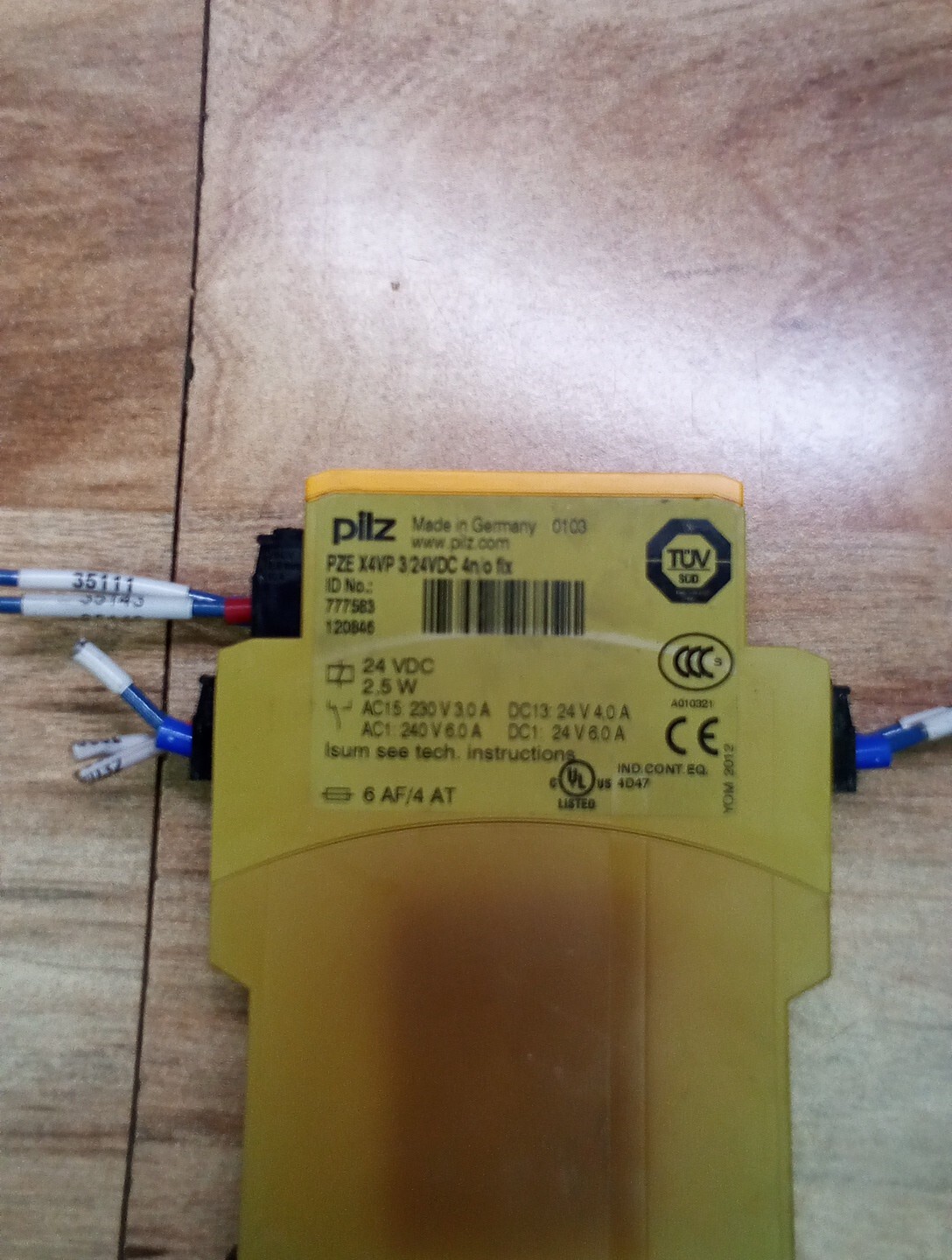 Pilz PZE X4VP 3s Safety Relay 777583