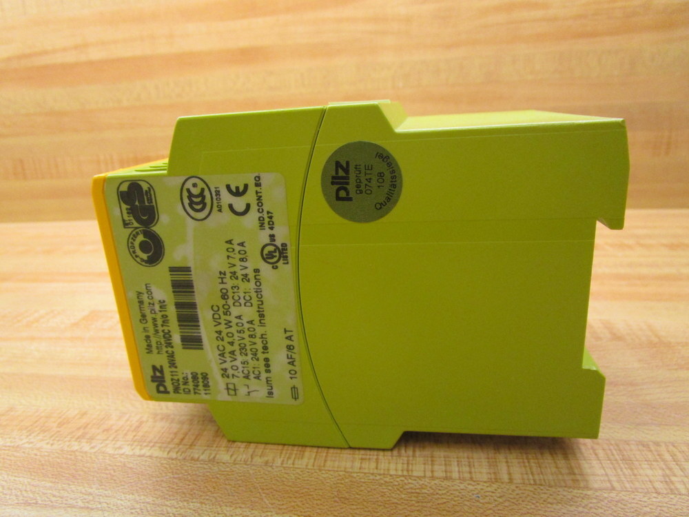 Pilz PNOZ-11 24VAC 24 VDC 7n/o 1n/c Relay 774080