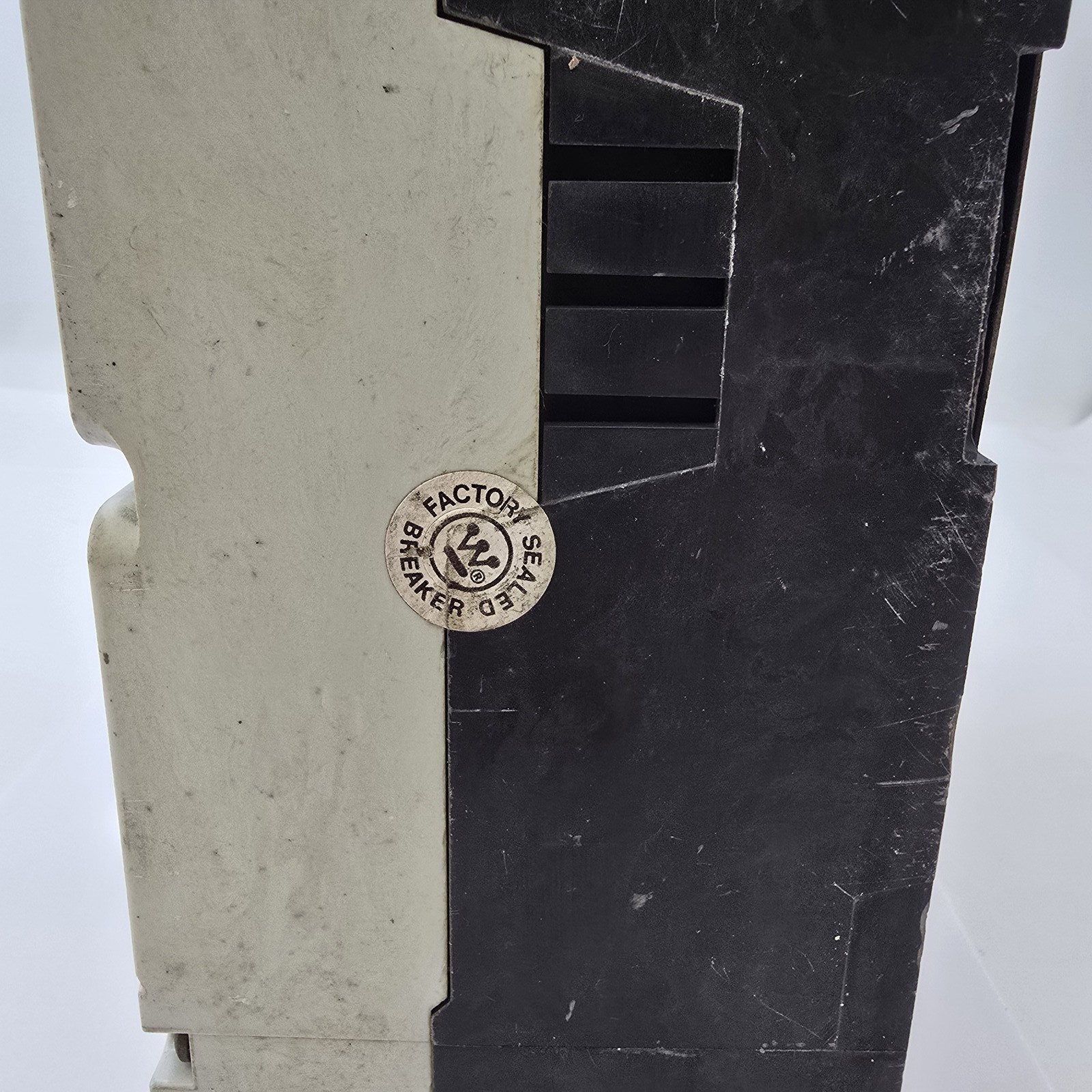 Westinghouse LD3600F Bolt On Circuit Breaker 400A 600VAC 250VDC 3P LT3400T