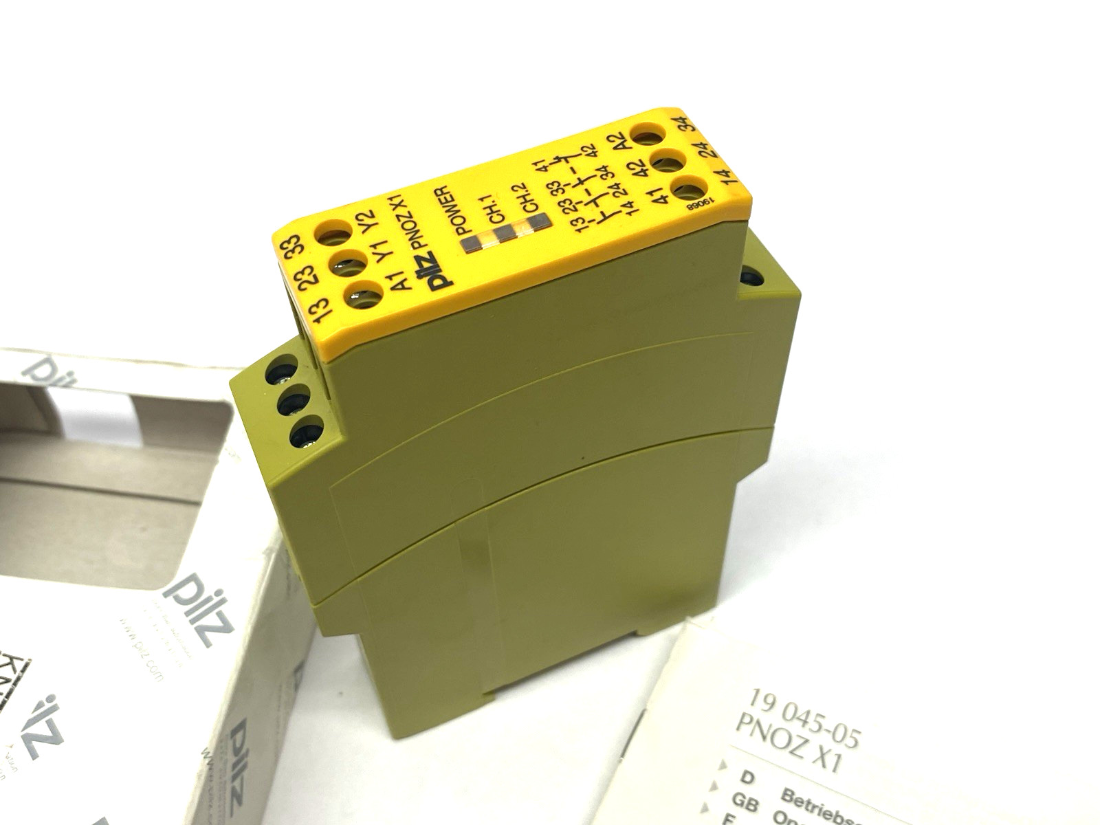 Pilz 774300 Safety Relay Standalone 1-Channel Input, PNOZ X1 24VAC/DC 3n/o 1n/c