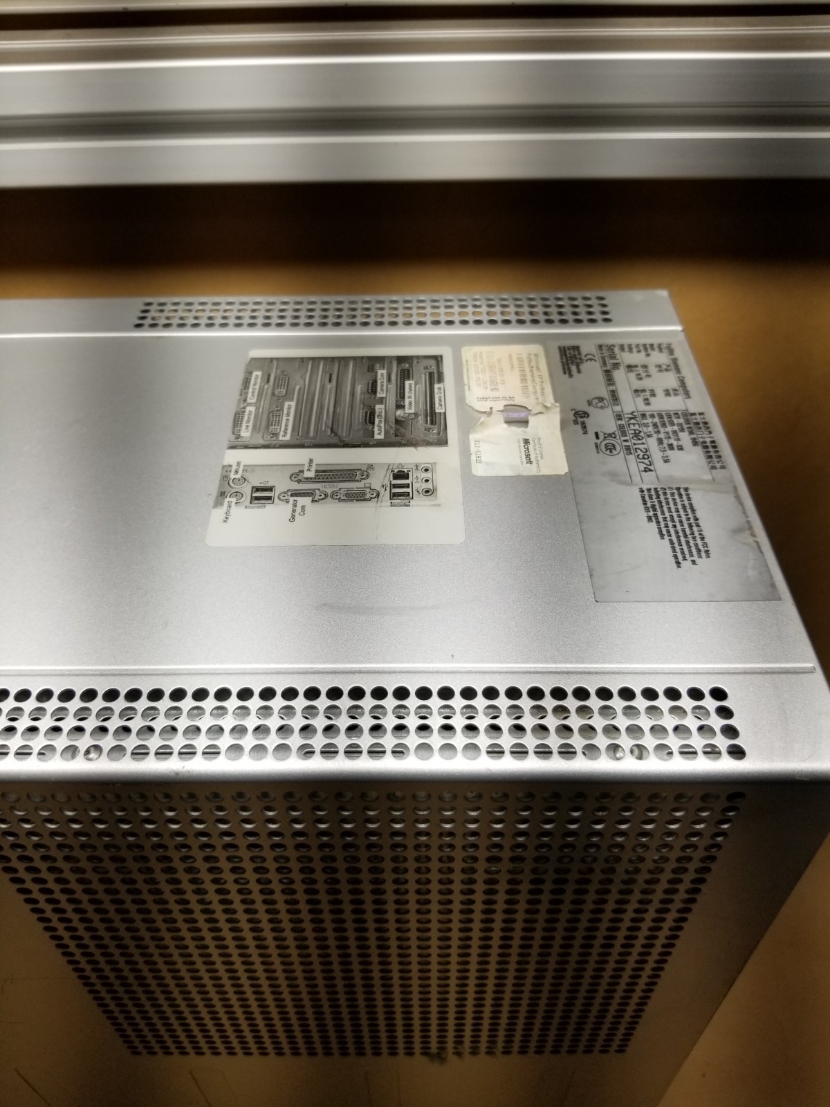 Fujitsu Siemens CELSIUS W340 (D2156) Pentium 4 1GB RAM, Win COA Meteor-II RS-232
