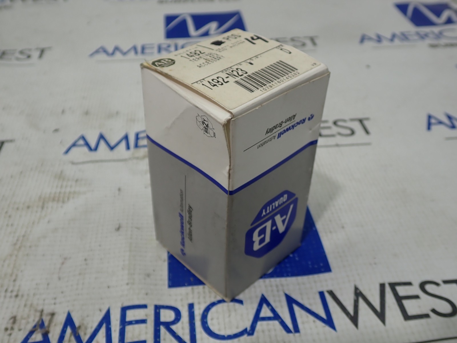 Allen Bradley 1492-N23 End Anchor Ser D Quantity 14 in box