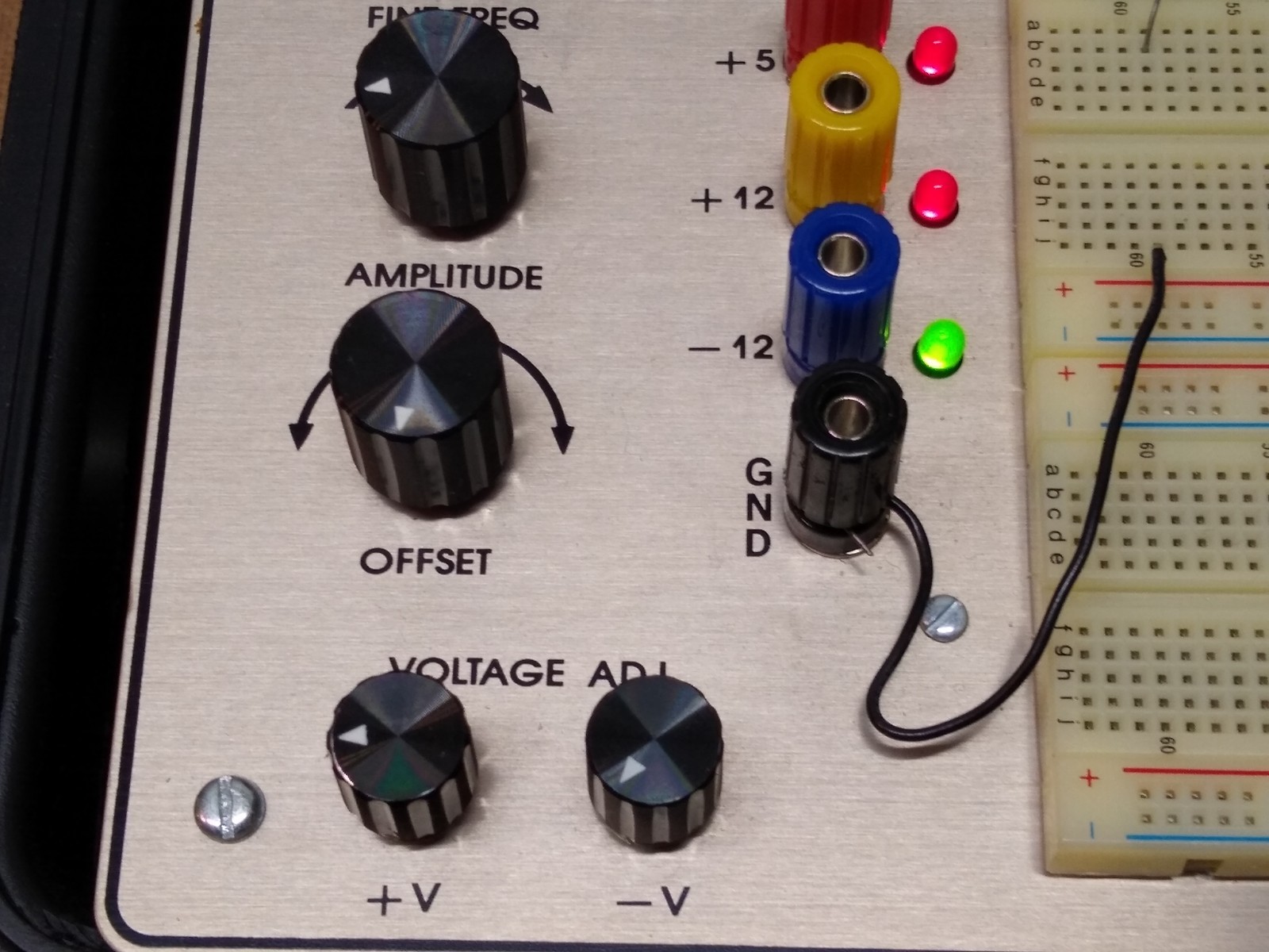RSR Electronics PAD-234A Electronix Express Assembled Digital/Analog Trainer