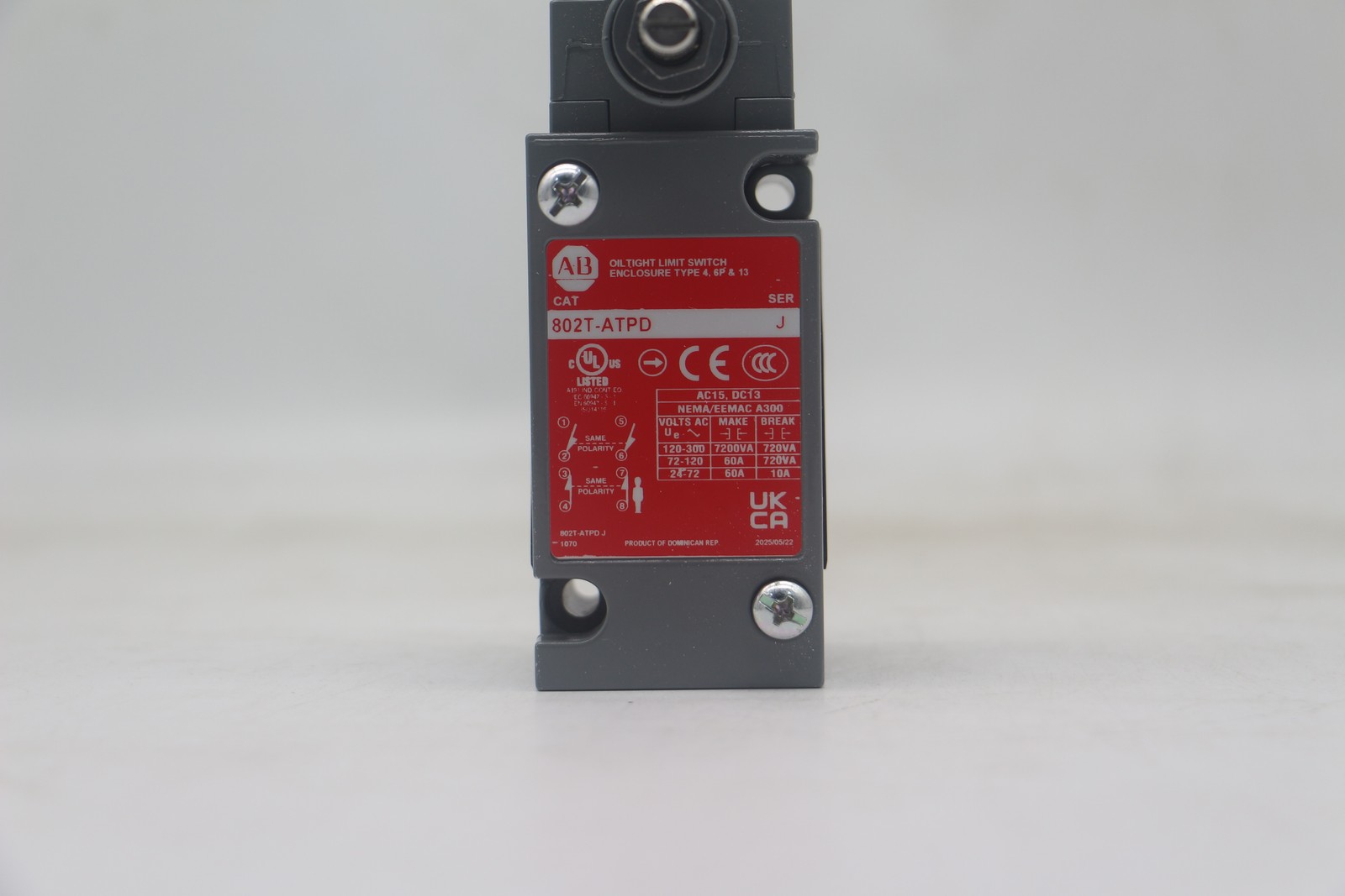 NEW Allen Bradley 802T-ATPD Metal Plug-In Oiltight Limit Switch Lever Type