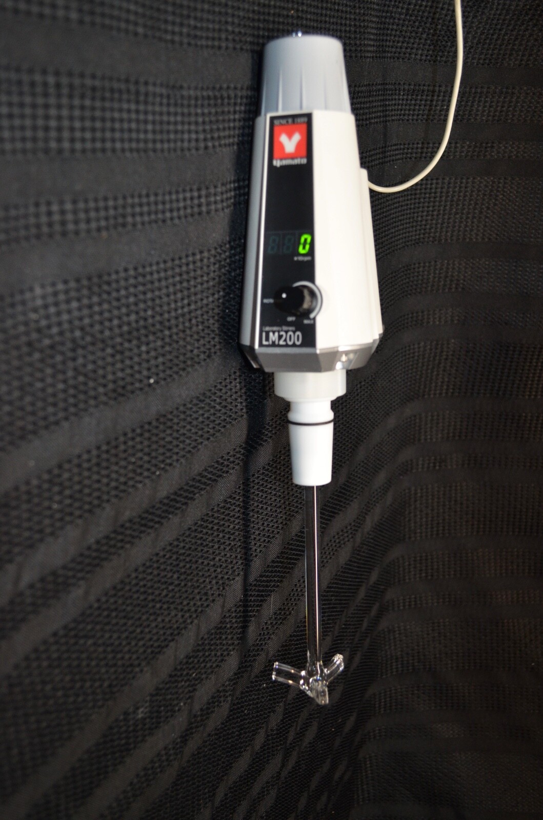 Yamato Digital LM-200 Lab Flask Homogenizer Mixer Stirrer 50-1000 rpm 115V