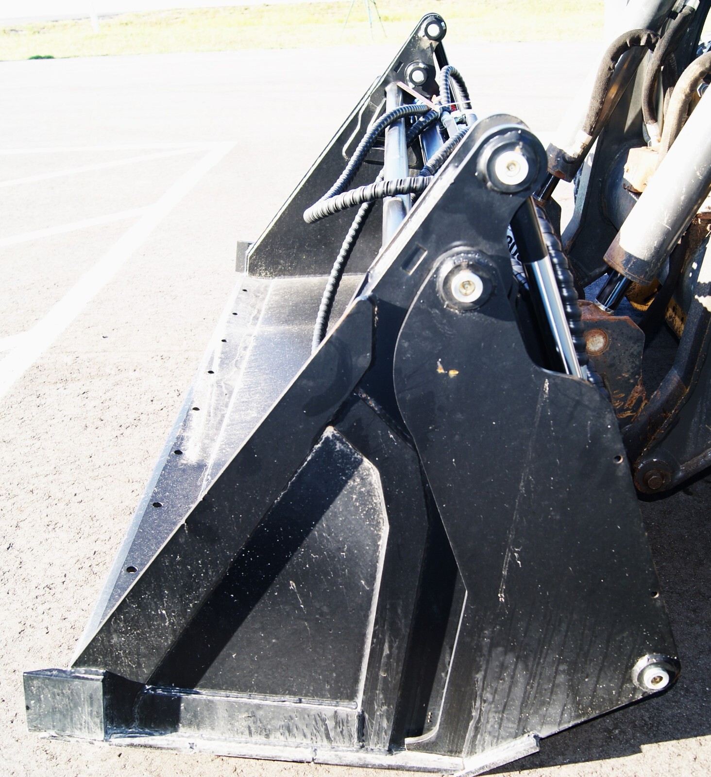 NEW 72″ Skid Steer Bucket 4-in-1 Combo