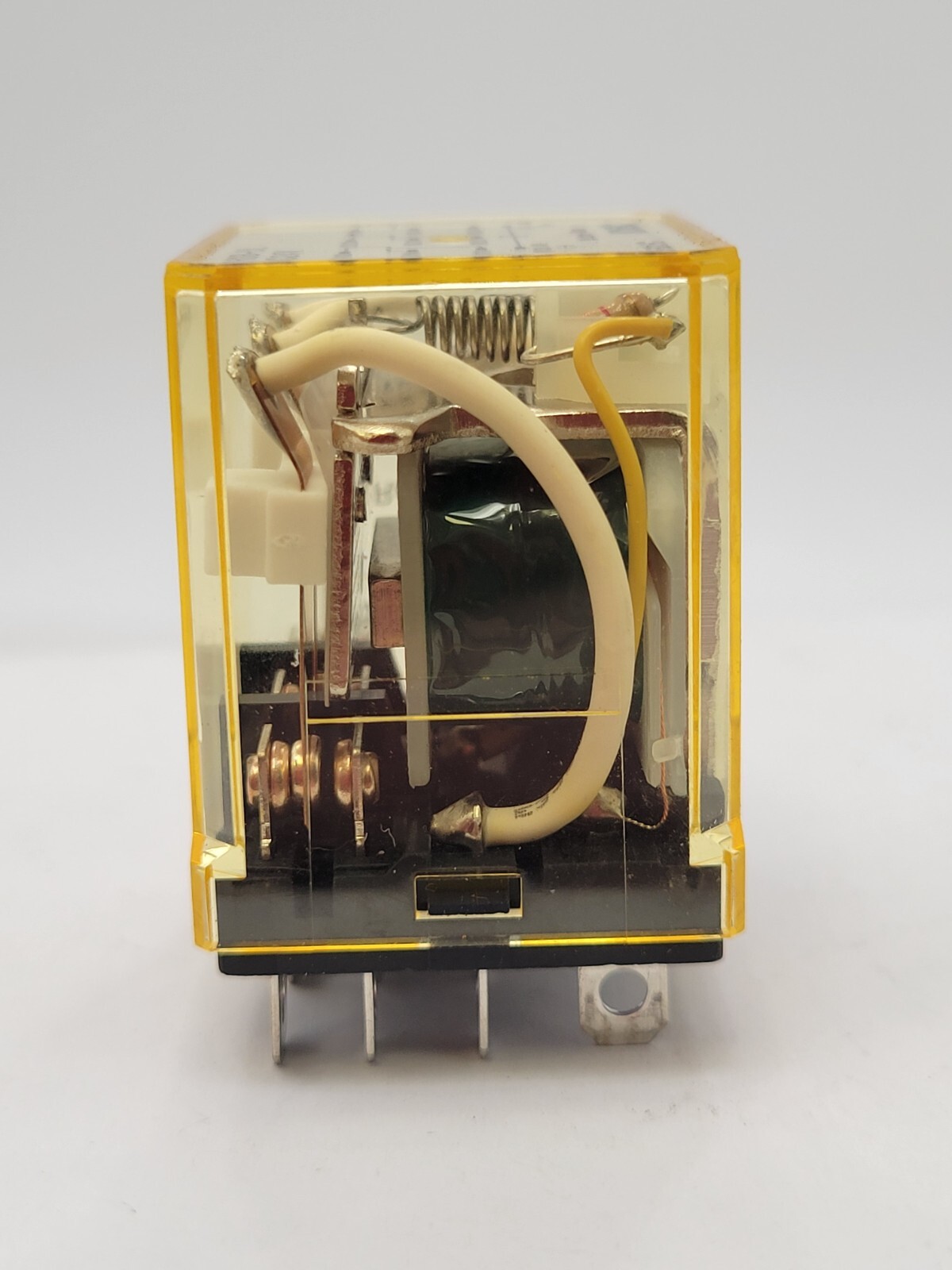IDEC RH3B-UL Relay Plug-in Mount 3PDT 10A 240V Coil 24VDC 11-Pin Blade Terminal