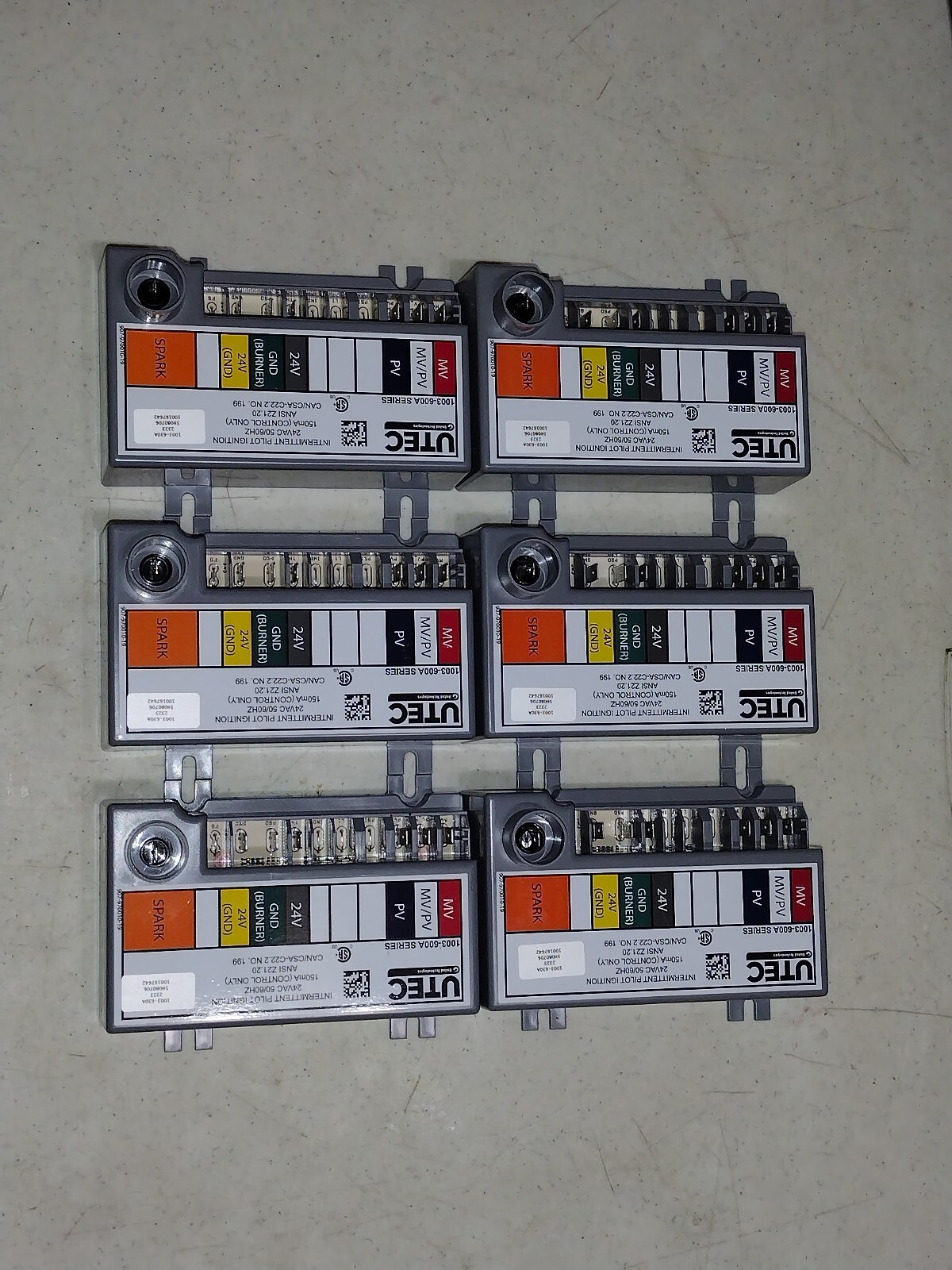 UTEC 1003-600A SERIES INTERMITTENT PILOT IGNITION CONTROL 24VAC X6 PIECES NEW