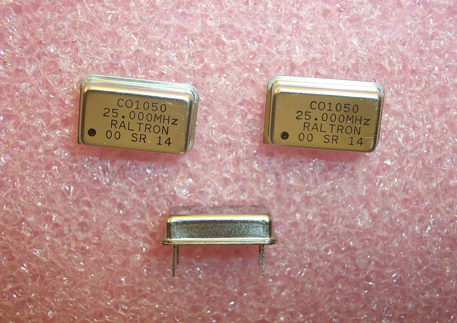 QTY (25) 25MHz FULL SIZE OSCILLATORS TTL 5V 50PPM CO1050-25.000MHz RALTRON