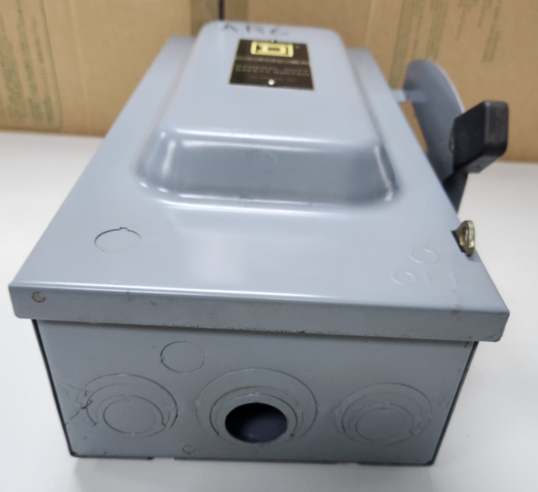 😎 SQUARE D 100 AMP NON-FUSED SAFETY SWITCH 240 VAC 3 PHASE 30 HP DU323
