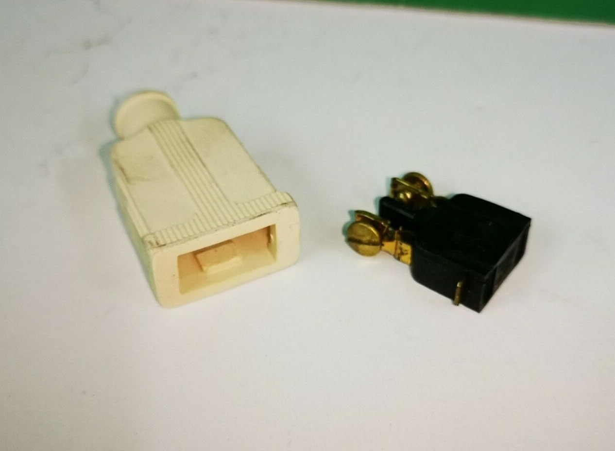 2-PK Female IVORY FLAT RUBBER CORD CONNECTOR 2P 2W 15A 125V Plug 1-15R NEW 86