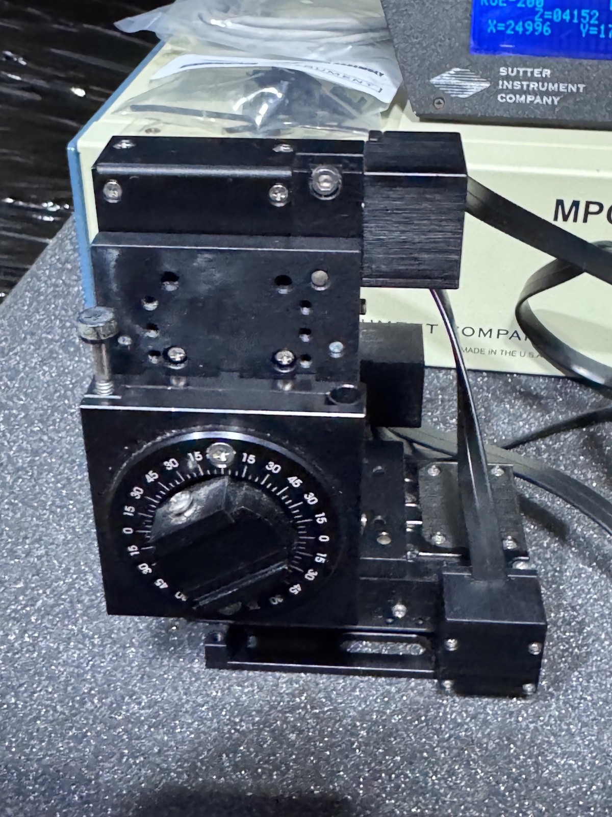 SUTTER INSTRUMENT MPC-200 Controller with MP-225 MICROMANIPULATOR and ROE-200