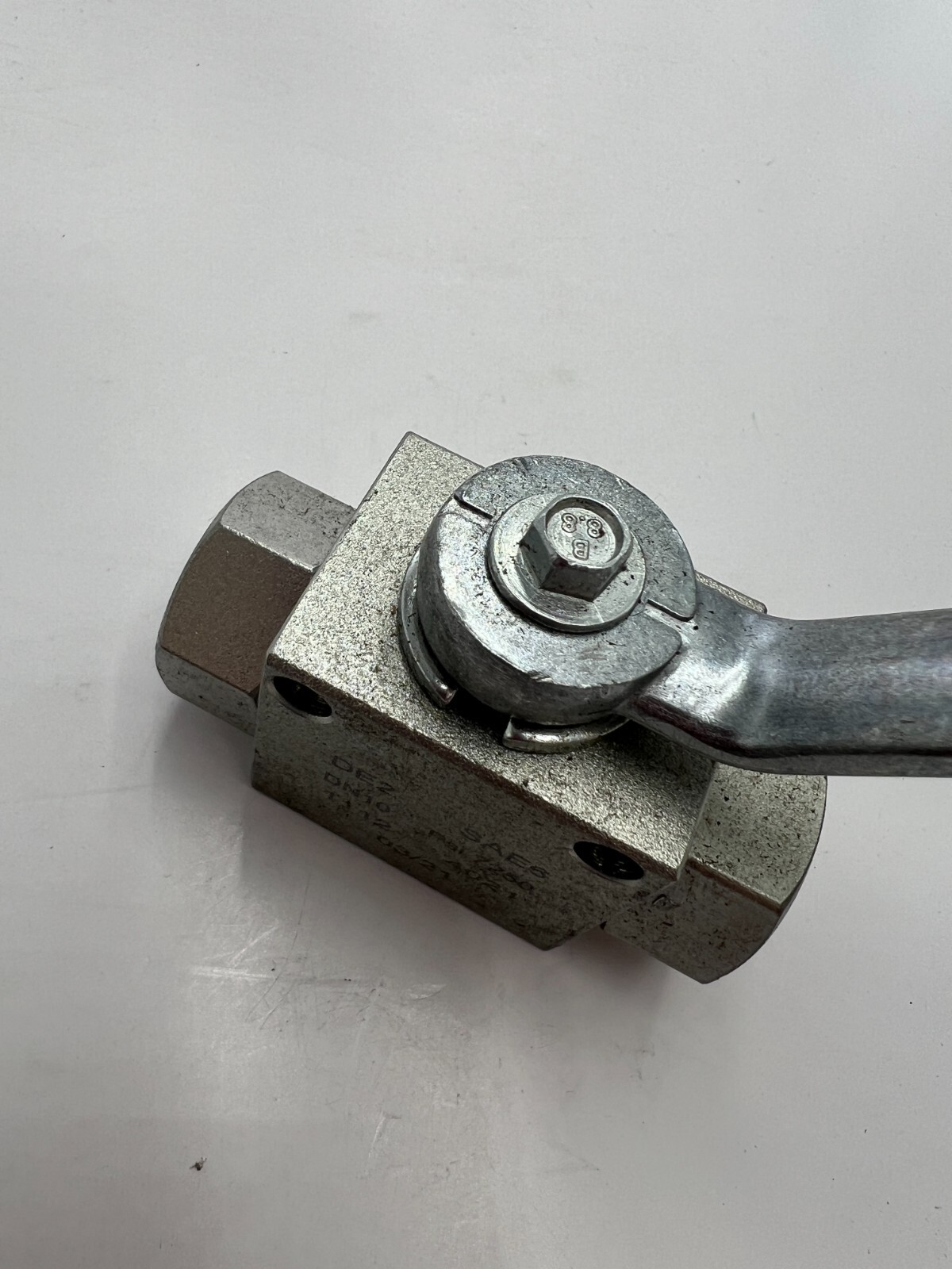SAE 6 Carbon Steel Ball Valve Dynamic DN10 DE2 SAE6, 1112 4021, 7250 PSI