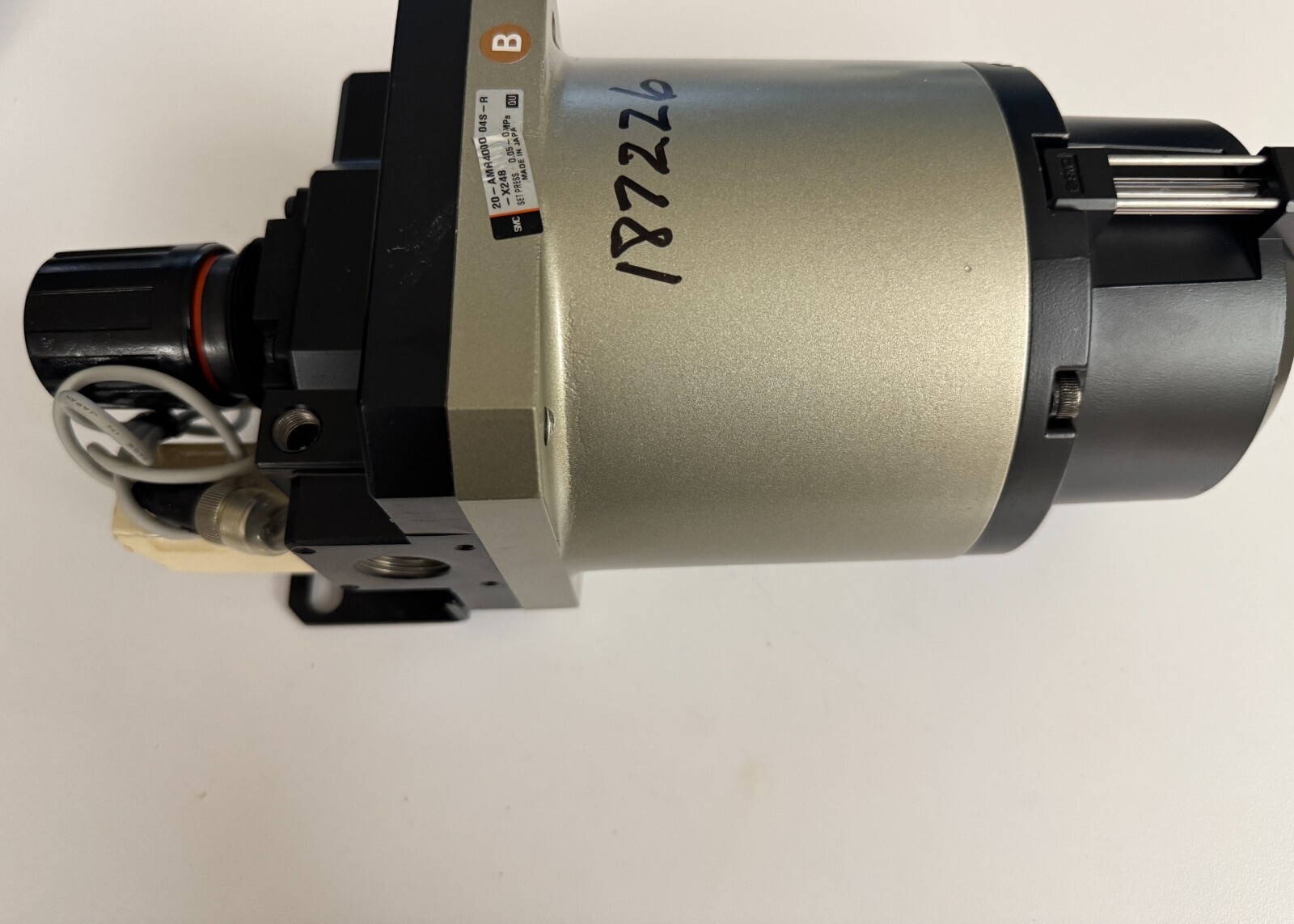 SMC 20-AMR400-04S-R-X248 Regulator with IS10-01S-X273 Pressure Switch