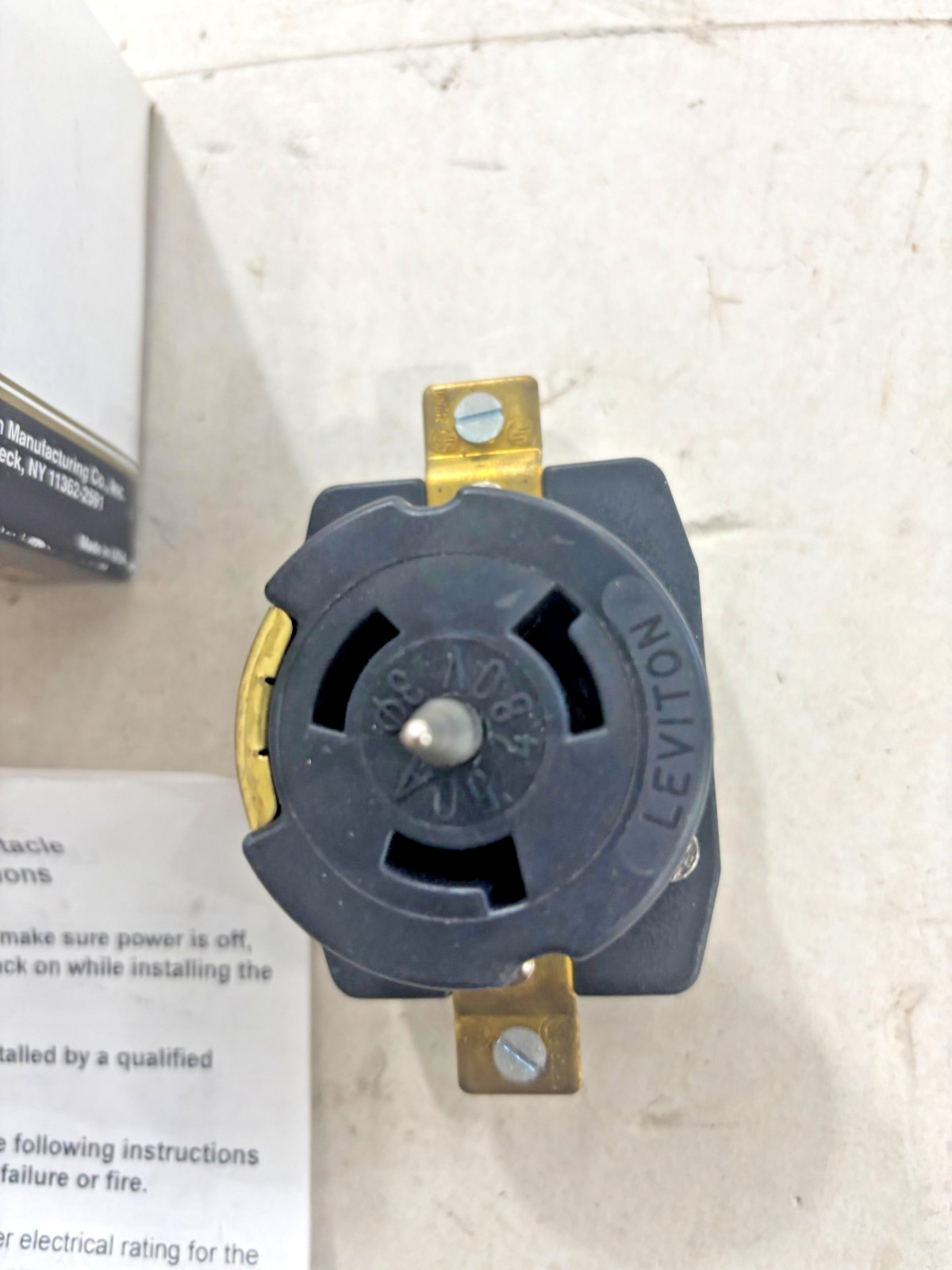 Leviton CS81-69 50A 480V 3 Pole 4 Wire Locking Receptacle – New