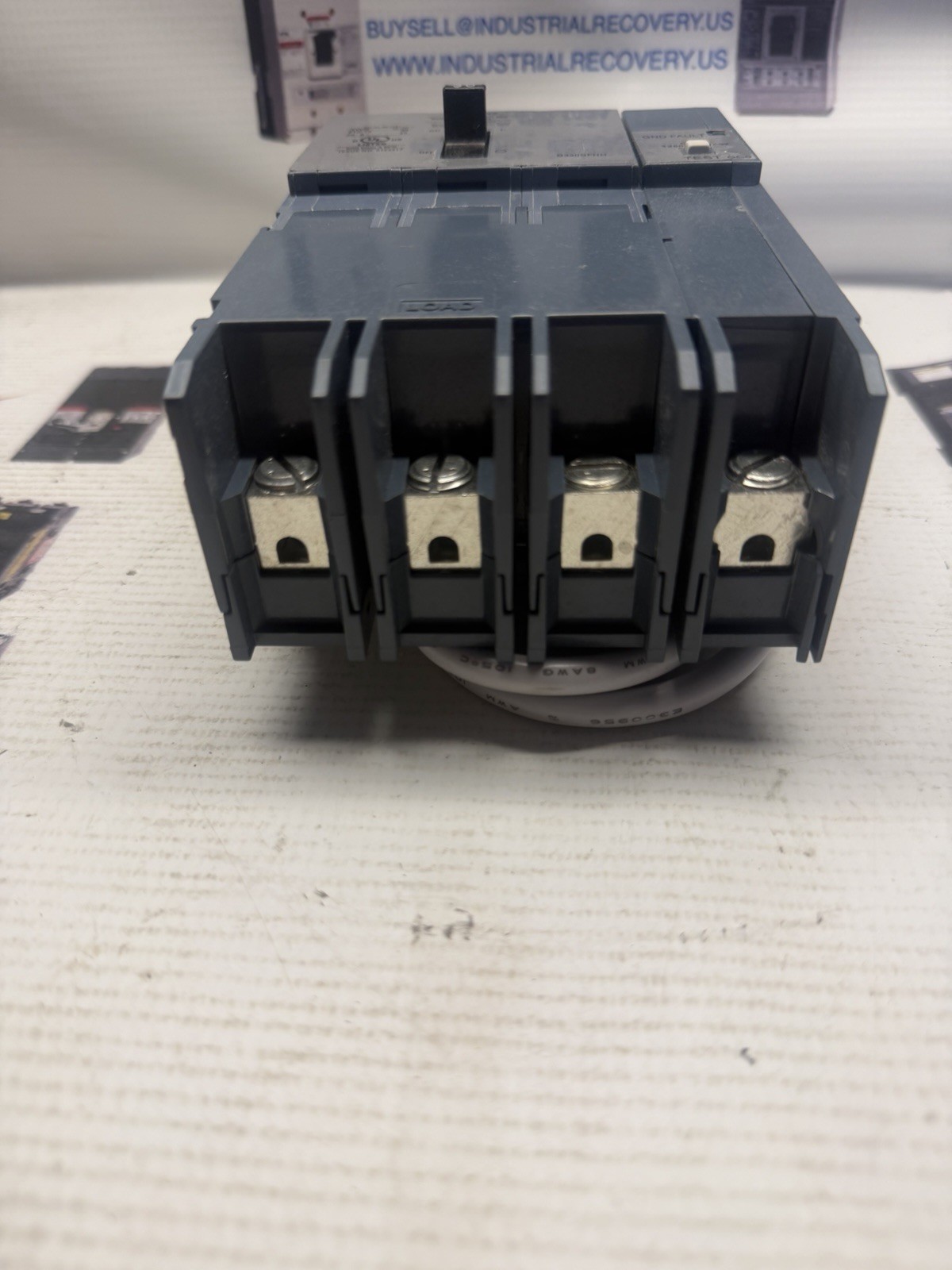 NEW NO BOX SIEMENS B330GFHH CIRCUIT BREAKER 3P 30A 208V W/ GFI 65kA RATED